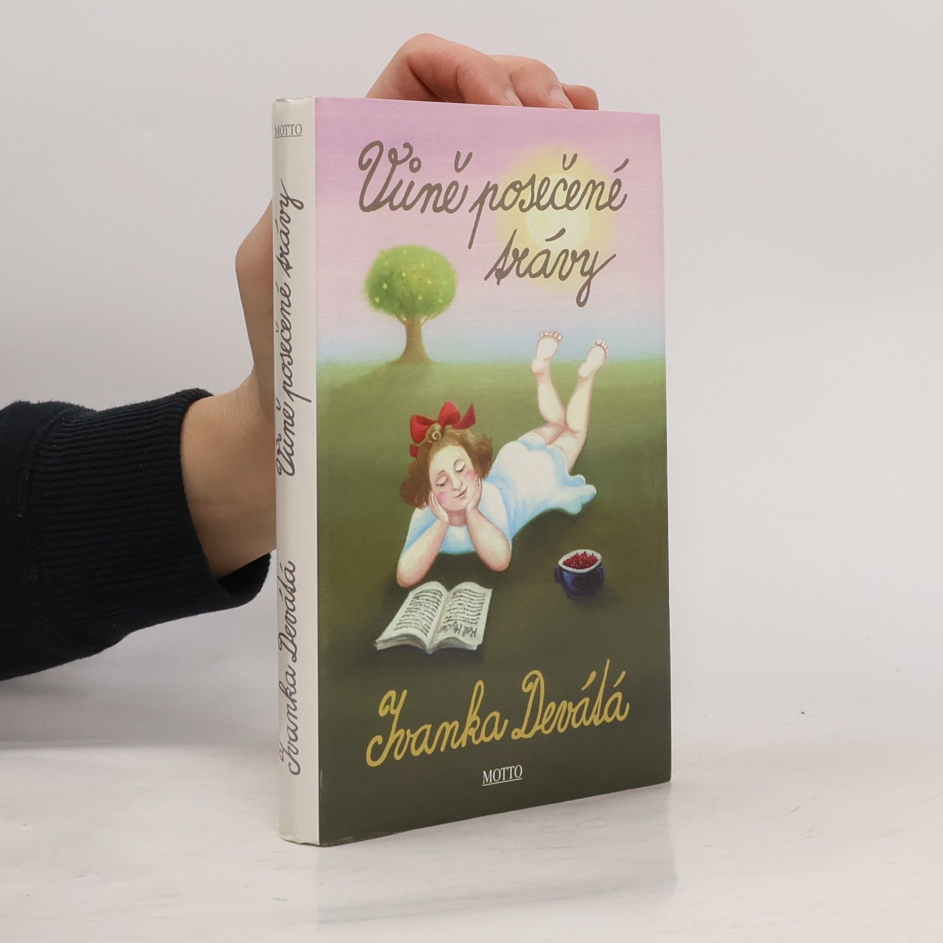 Ivanka Devátá Vůně posečené trávy