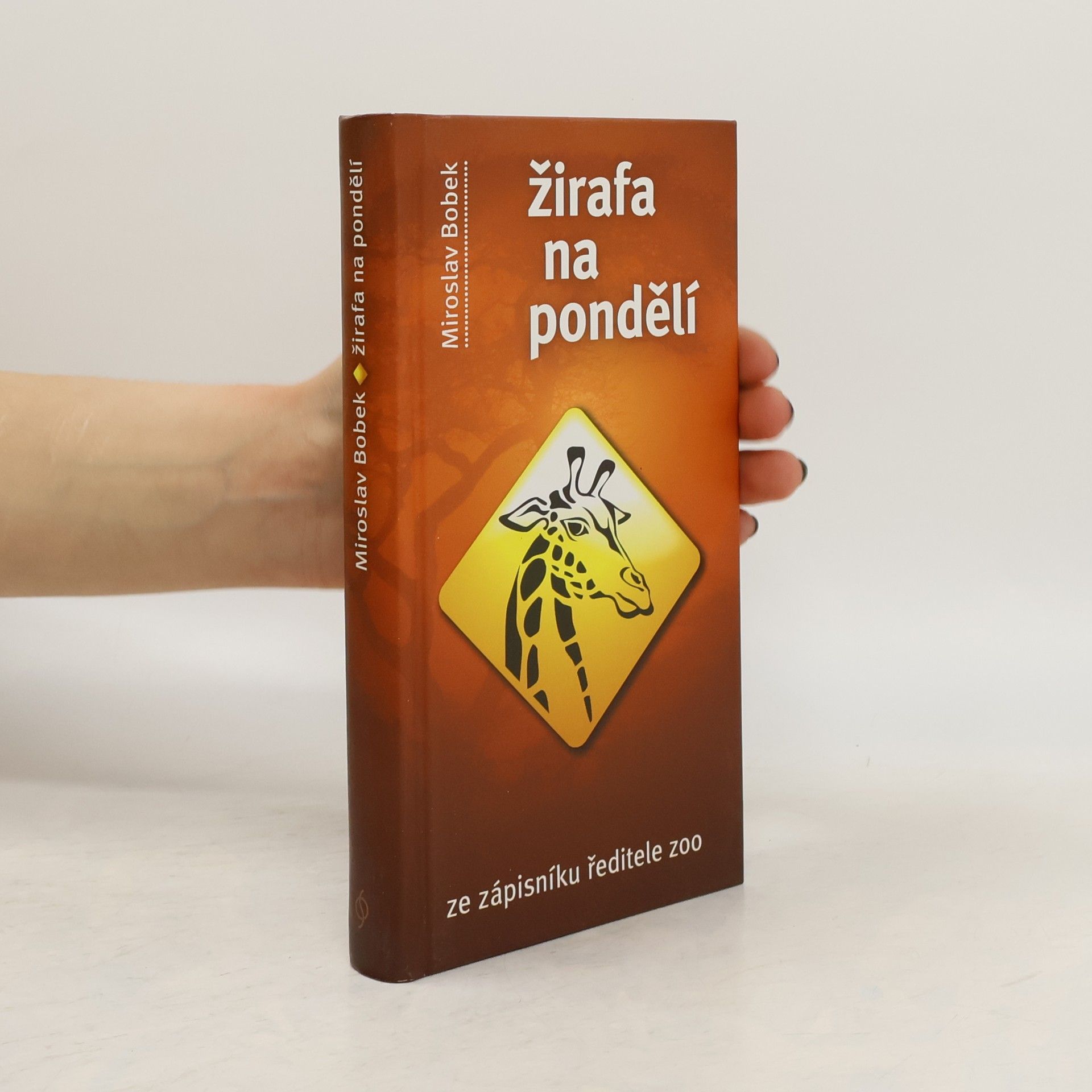 Žirafa na pondělí. Ze zápisníku ředitele zoo