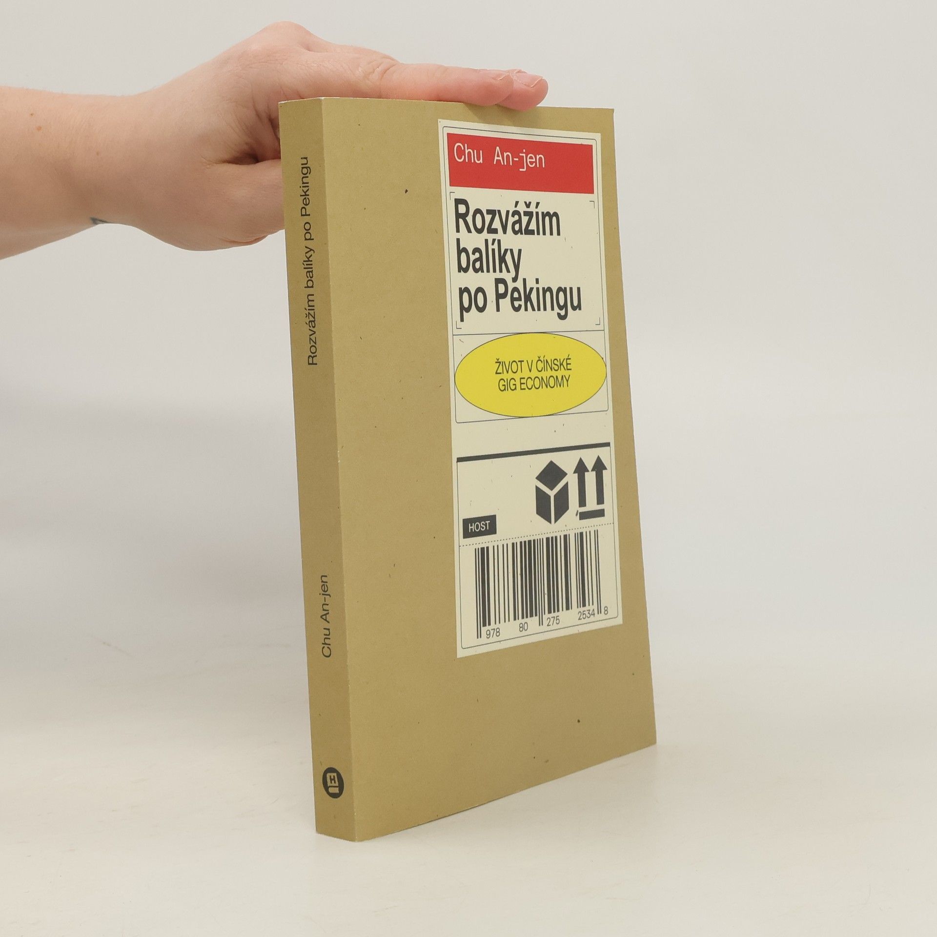 Chu An-jen Rozvážím balíky po Pekingu. Život v čínské gig economy