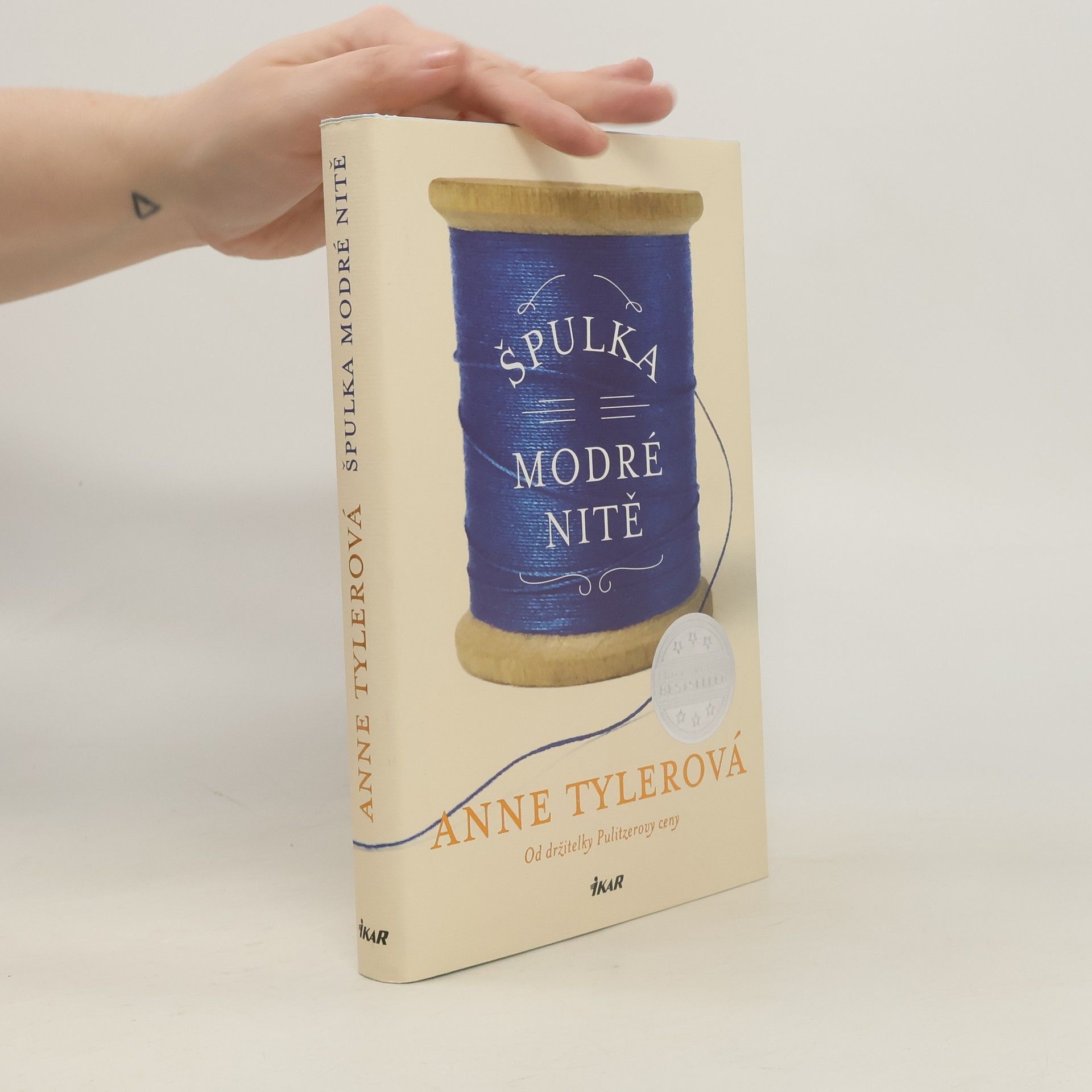 Anne Tyler Špulka modré nitě