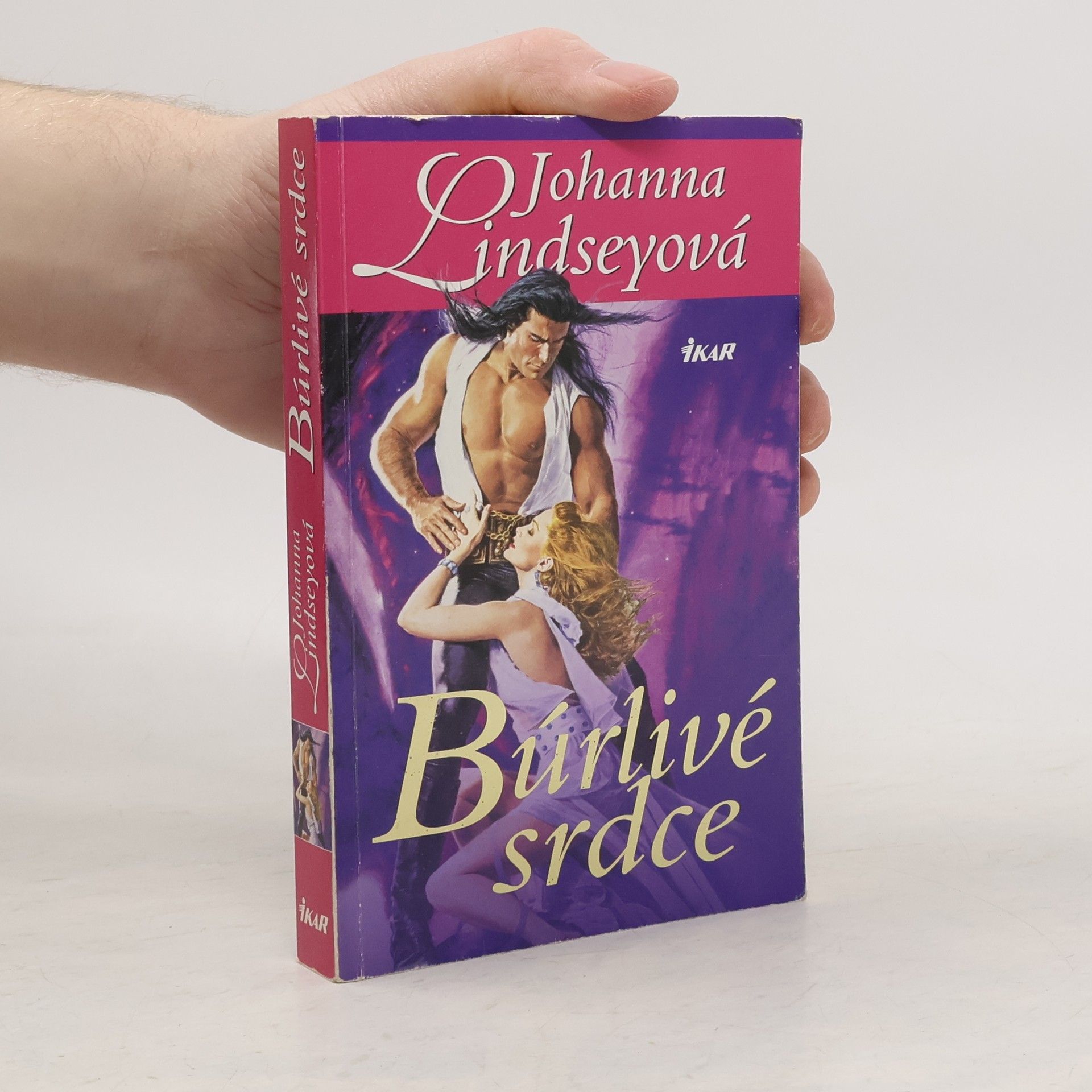 Johanna Lindsey Búrlivé srdce