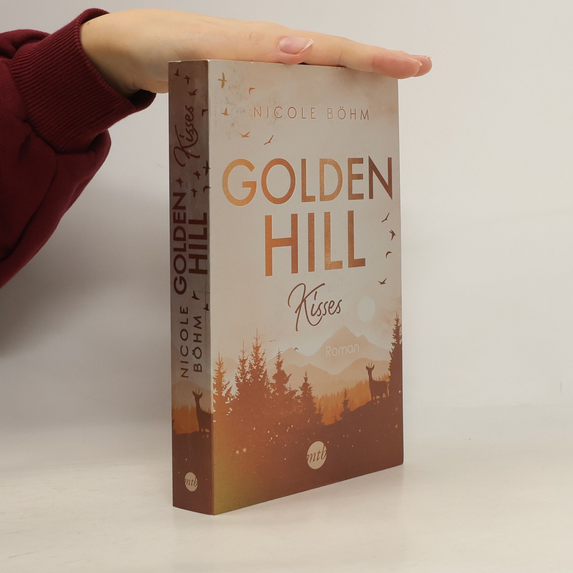 Nicole Böhm Golden Hill Kisses