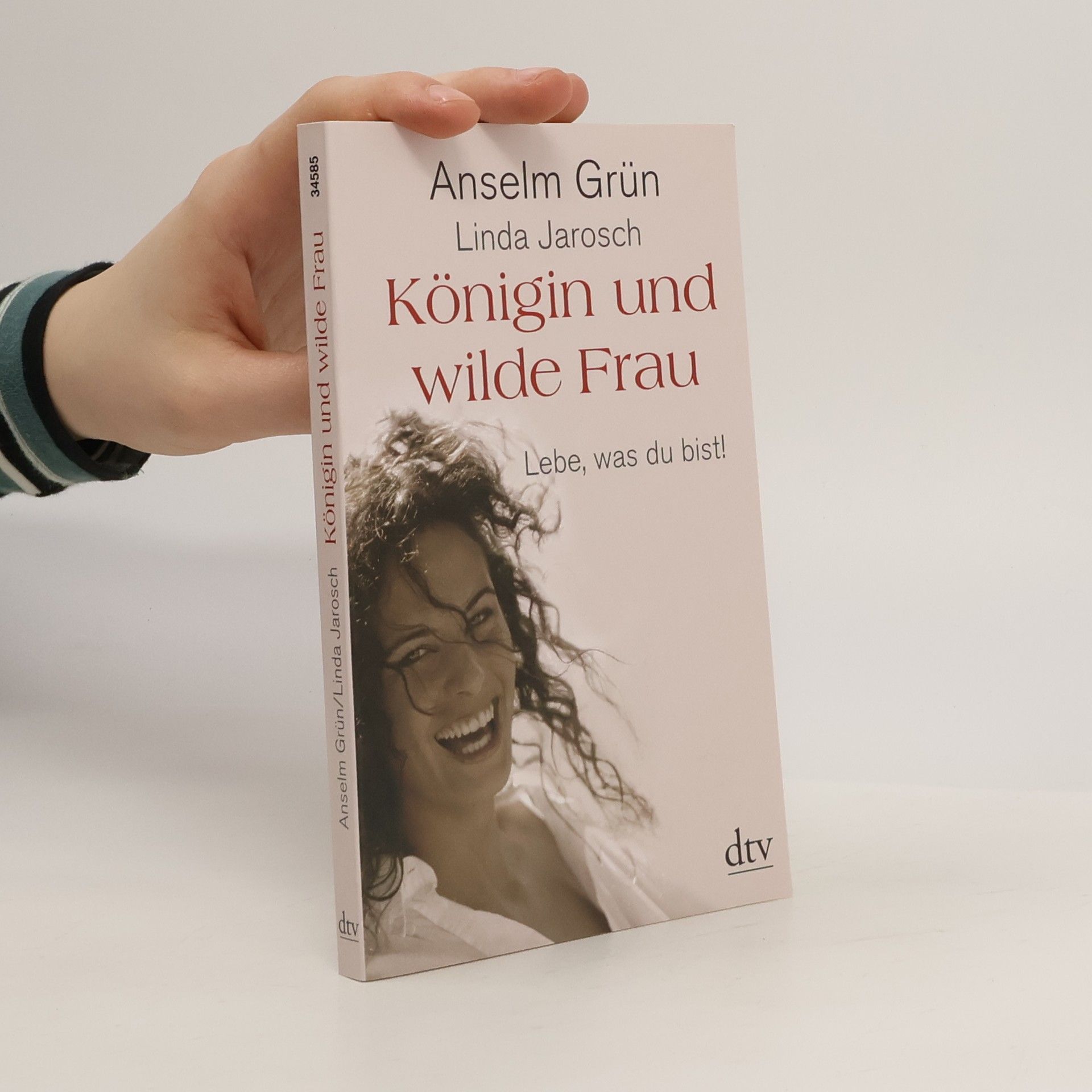 Königin und wilde Frau