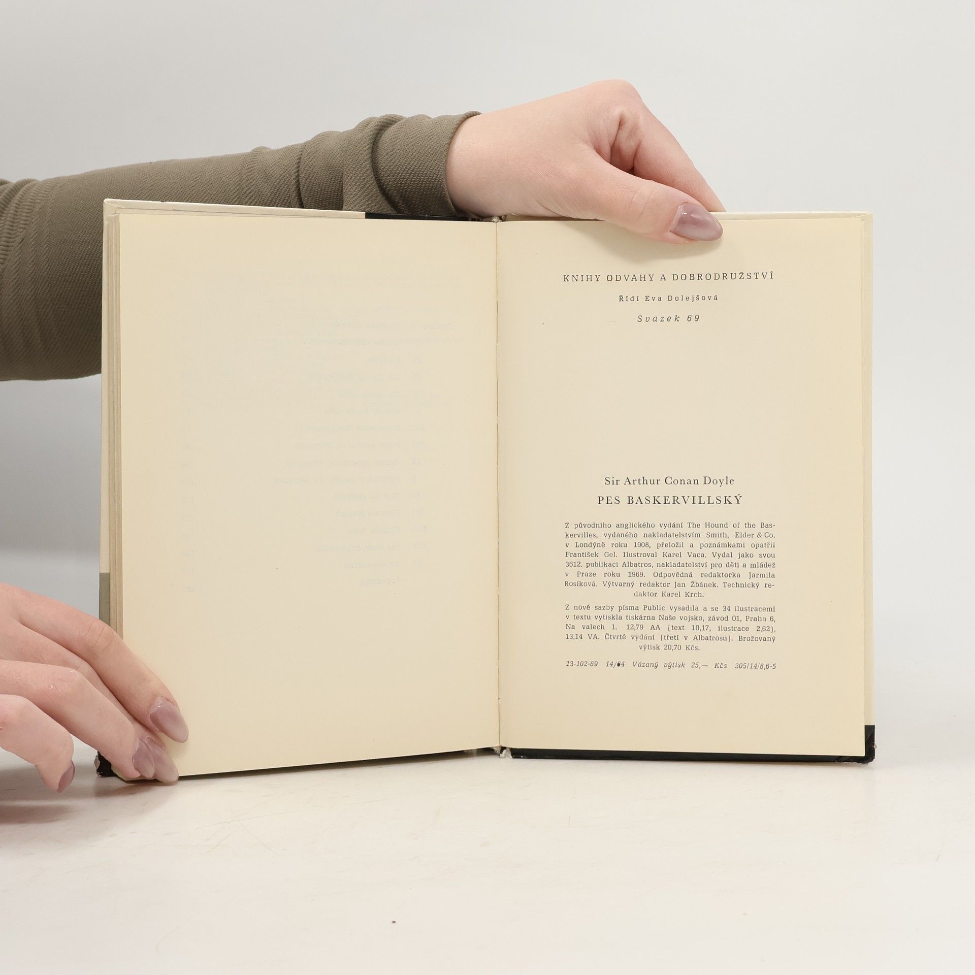 Arthur Conan Doyle Pes baskervillský
