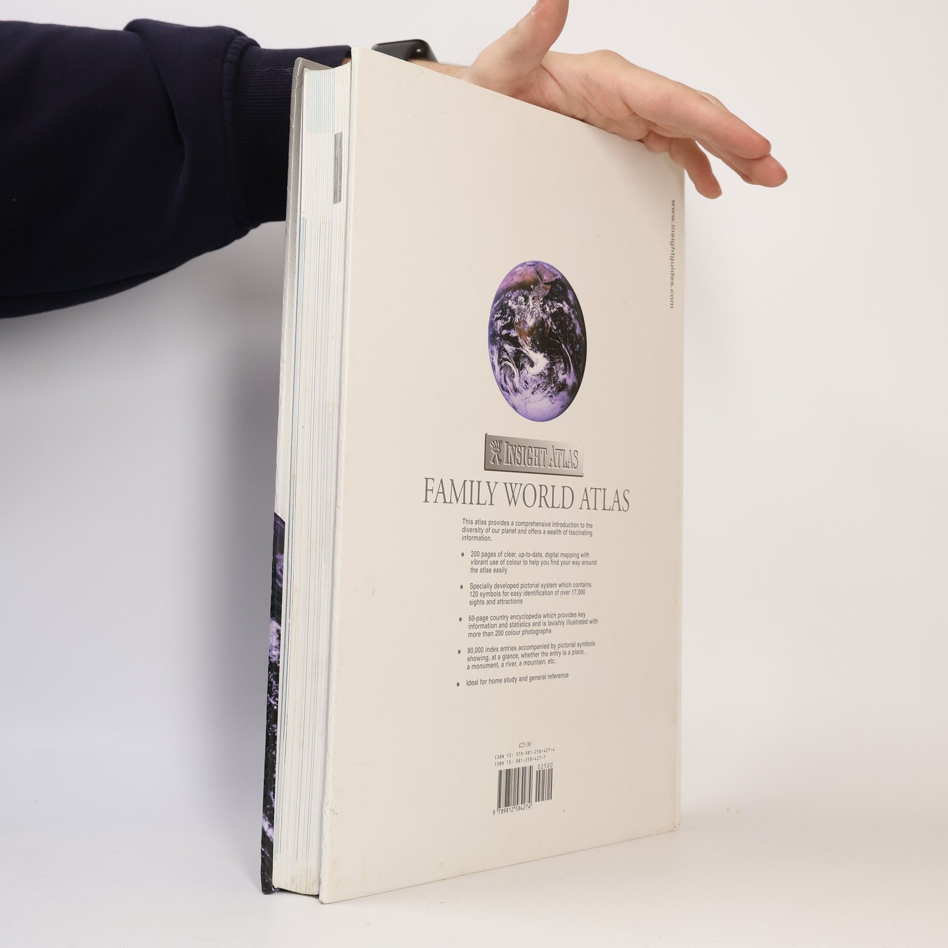 Collectif d'auteurs Family world atlas