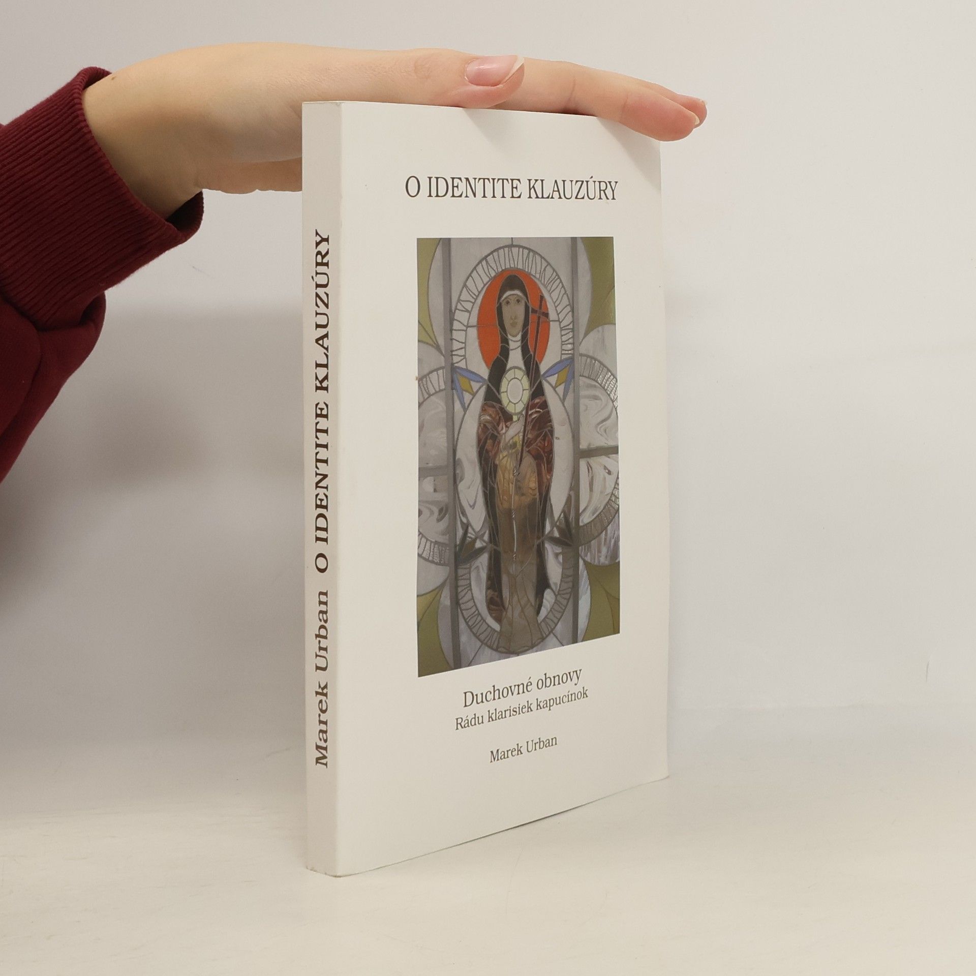 O identite klauzúry