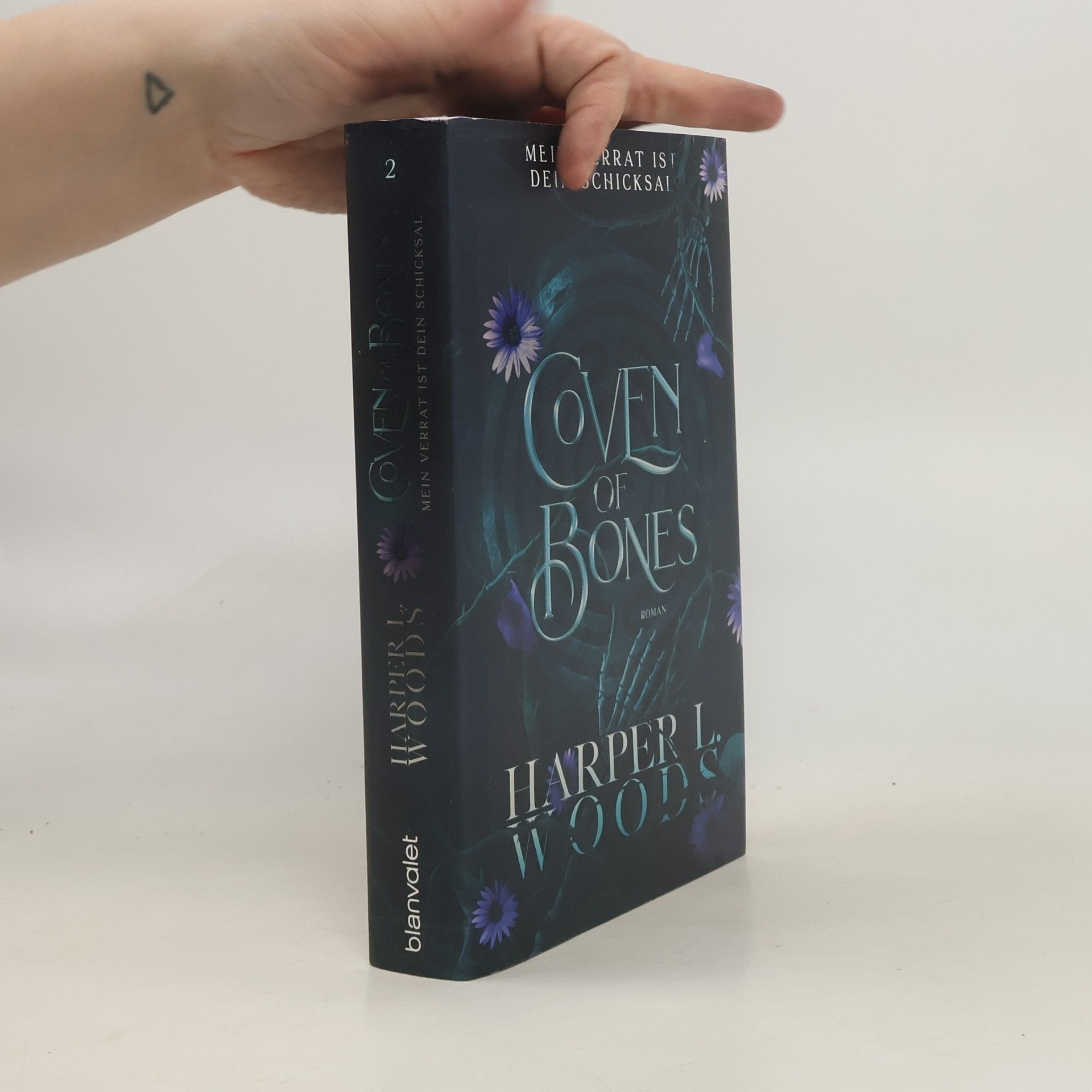 Harper L. Woods Coven of Bones 2