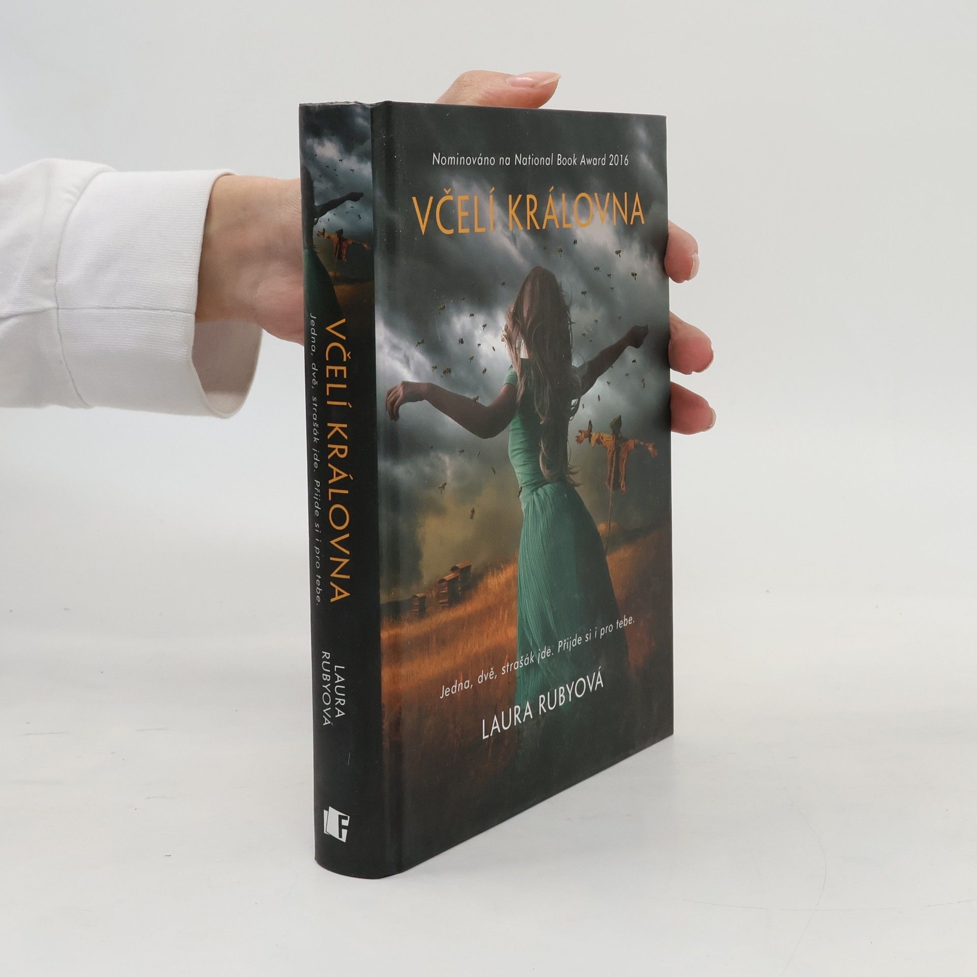 Laura Ruby Včelí královna