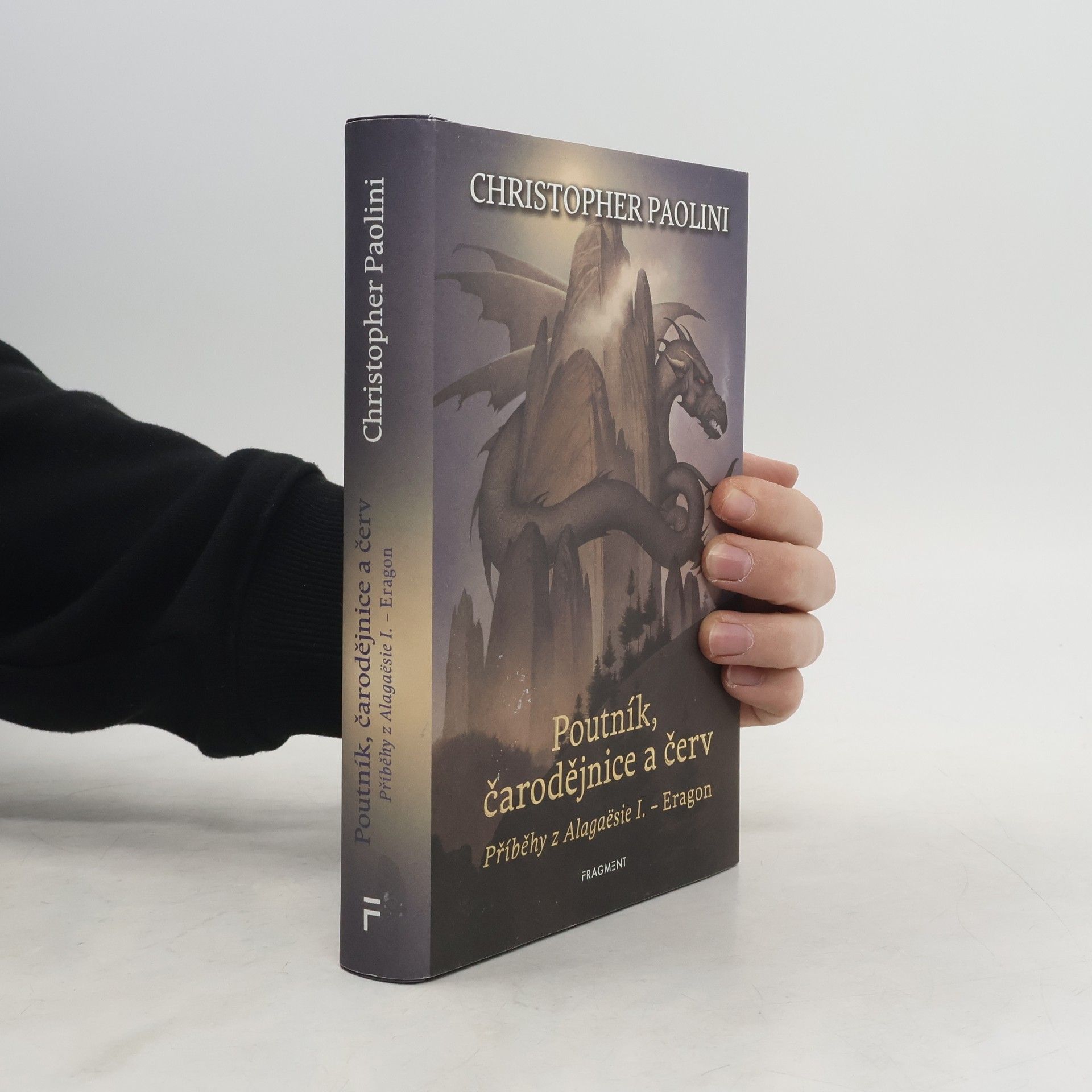 Christopher Paolini Poutník, čarodějnice a červ - Příběhy z Alagaësie I.