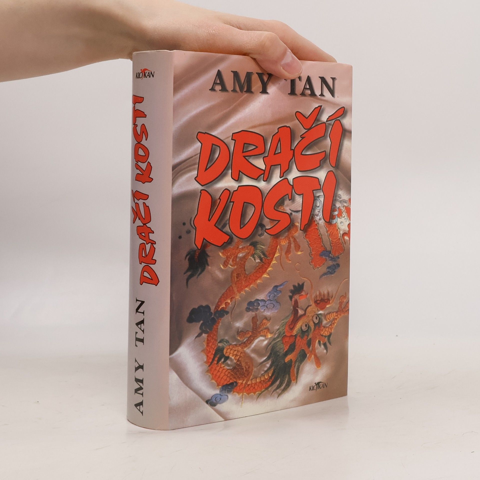 Amy Tan Dračí kosti