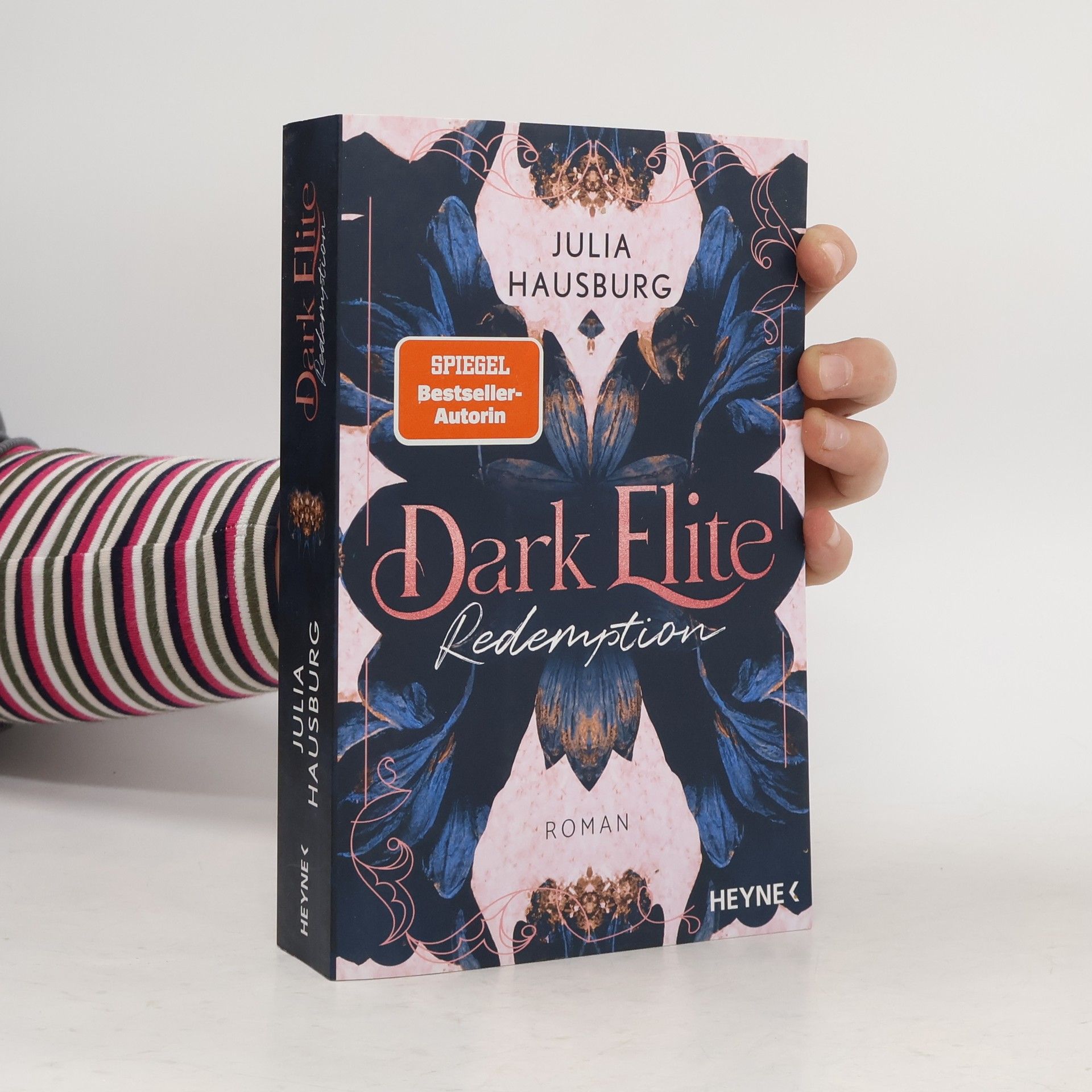 Julia Hausburg Dark Elite - Redemption