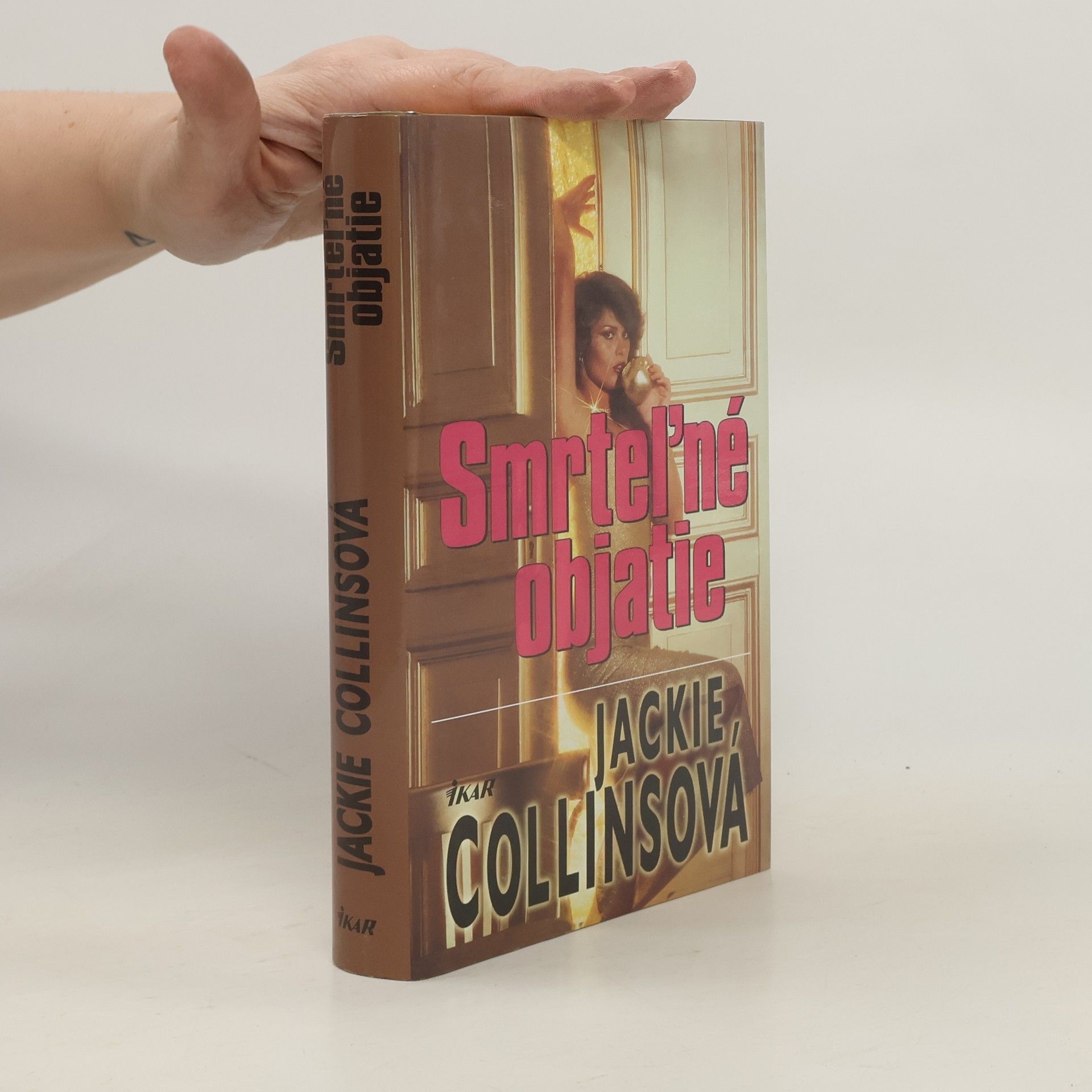 Jackie Collinsová Smrteľné objatie