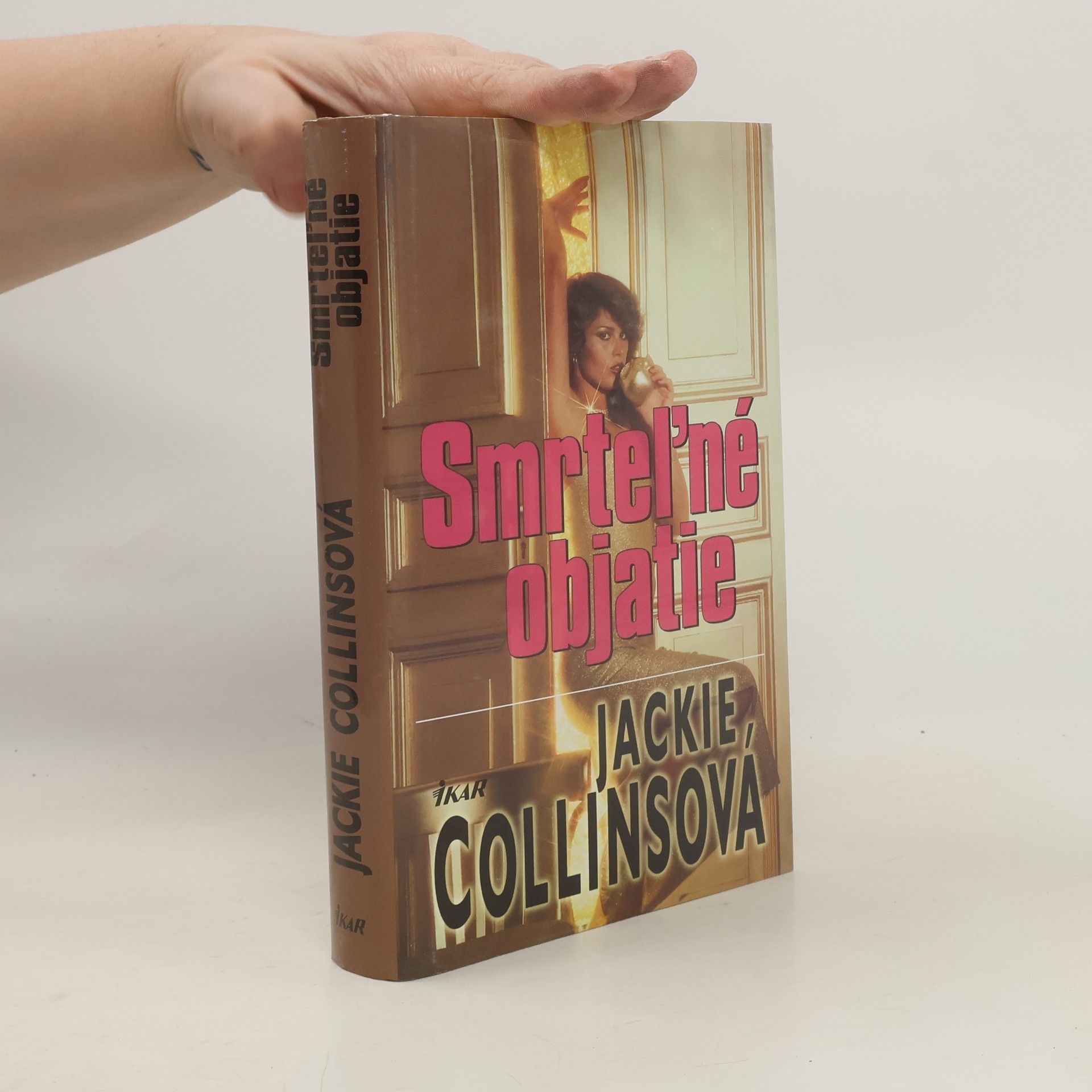 Jackie Collins Smrteľné objatie