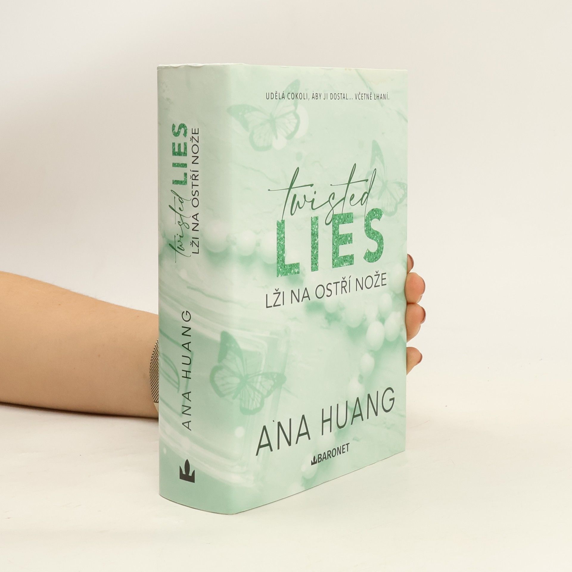 Twisted Lies. Lži na ostří nože