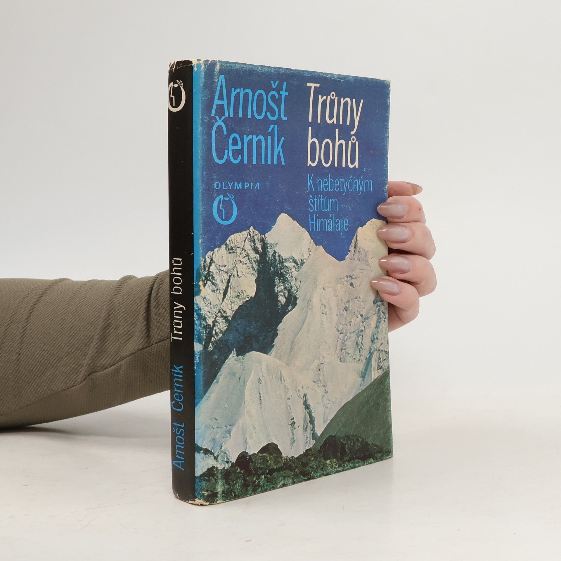 Arnošt Černík Trůny bohů