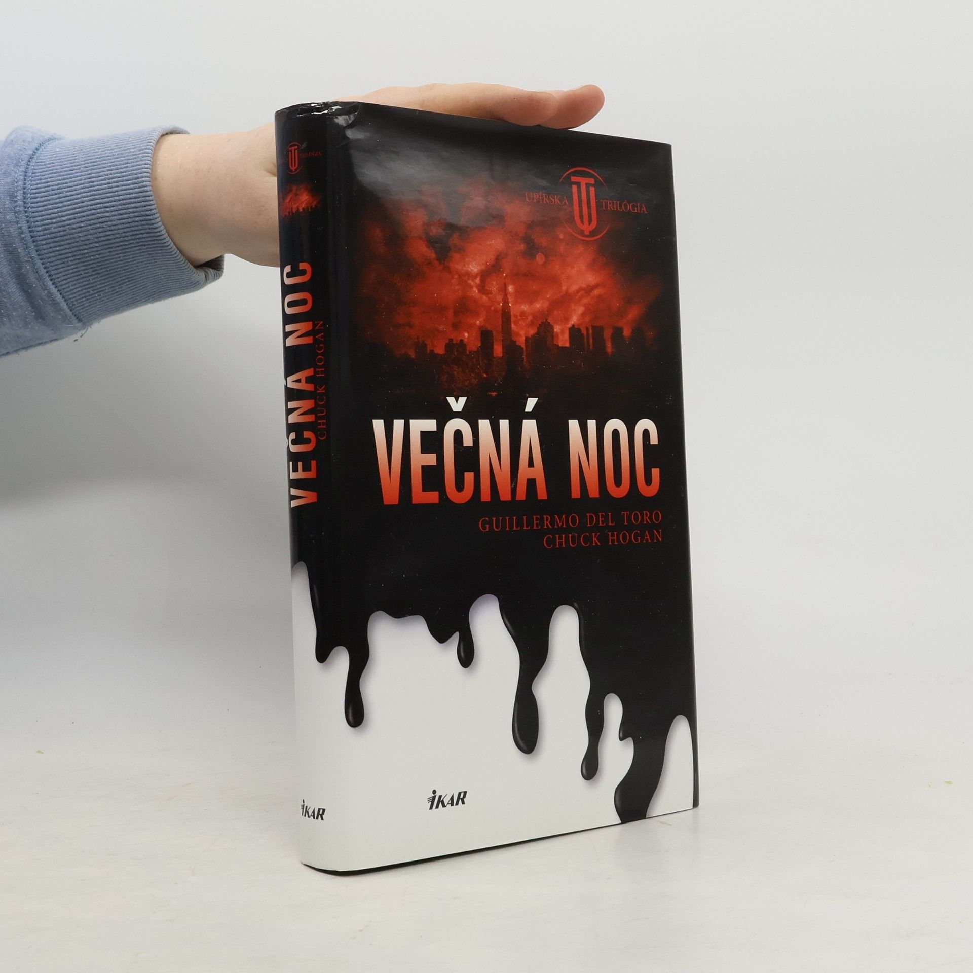 Guillermo del Toro Večná noc