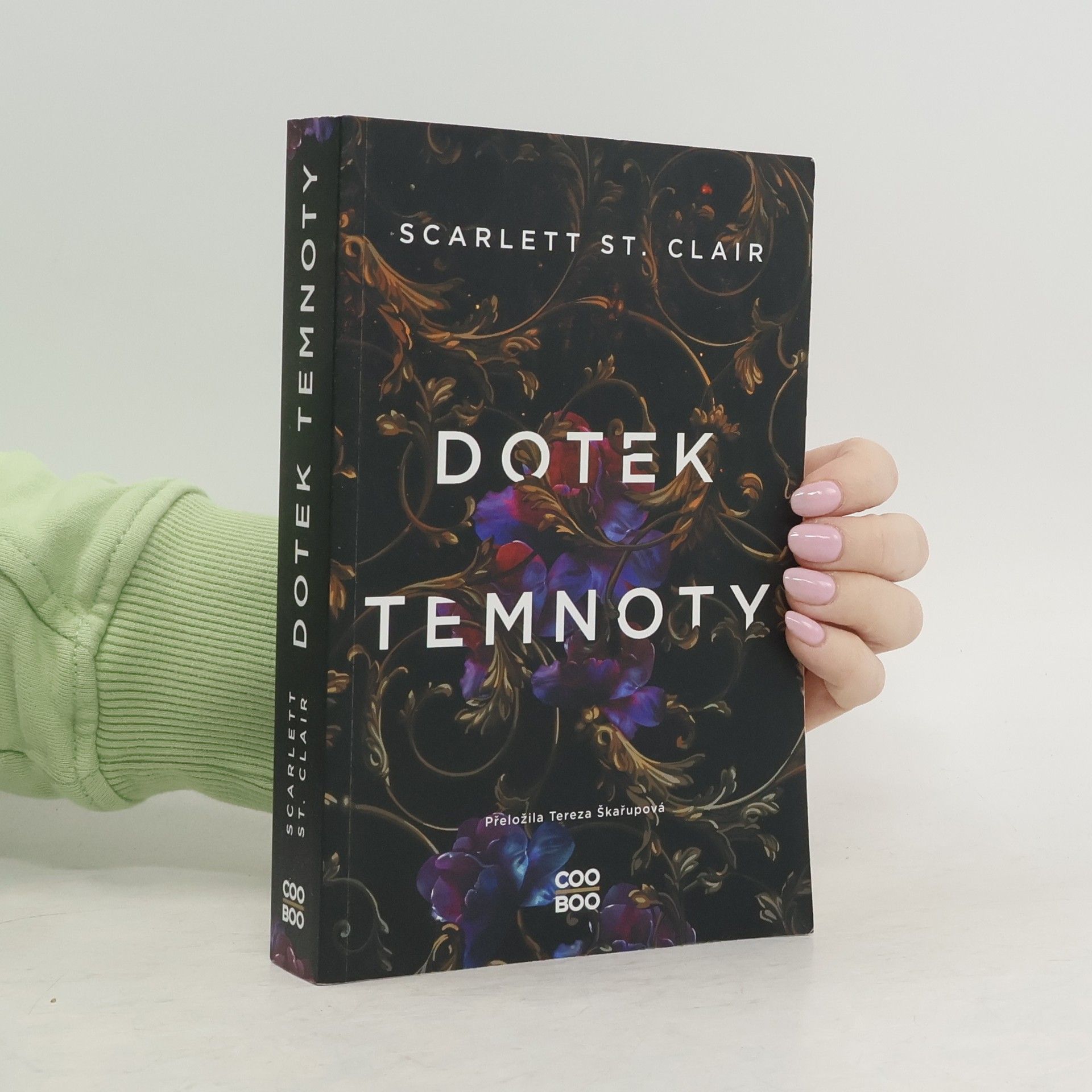 Scarlett St. Clair Dotek temnoty