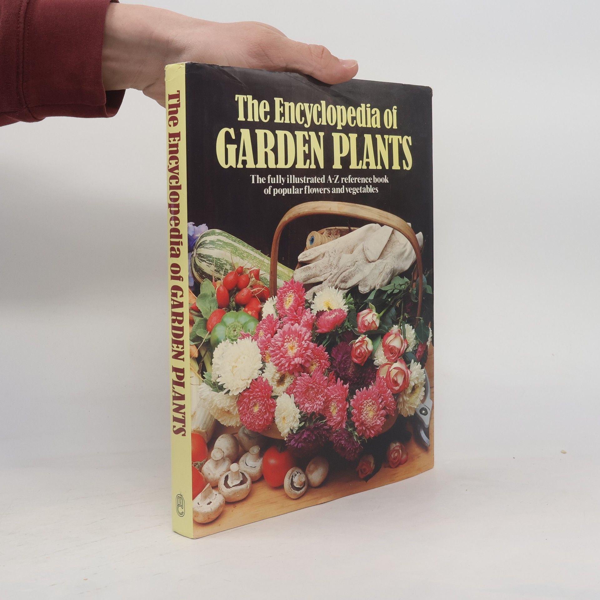 Golden Hands: The Encyclopedia of Garden Plants