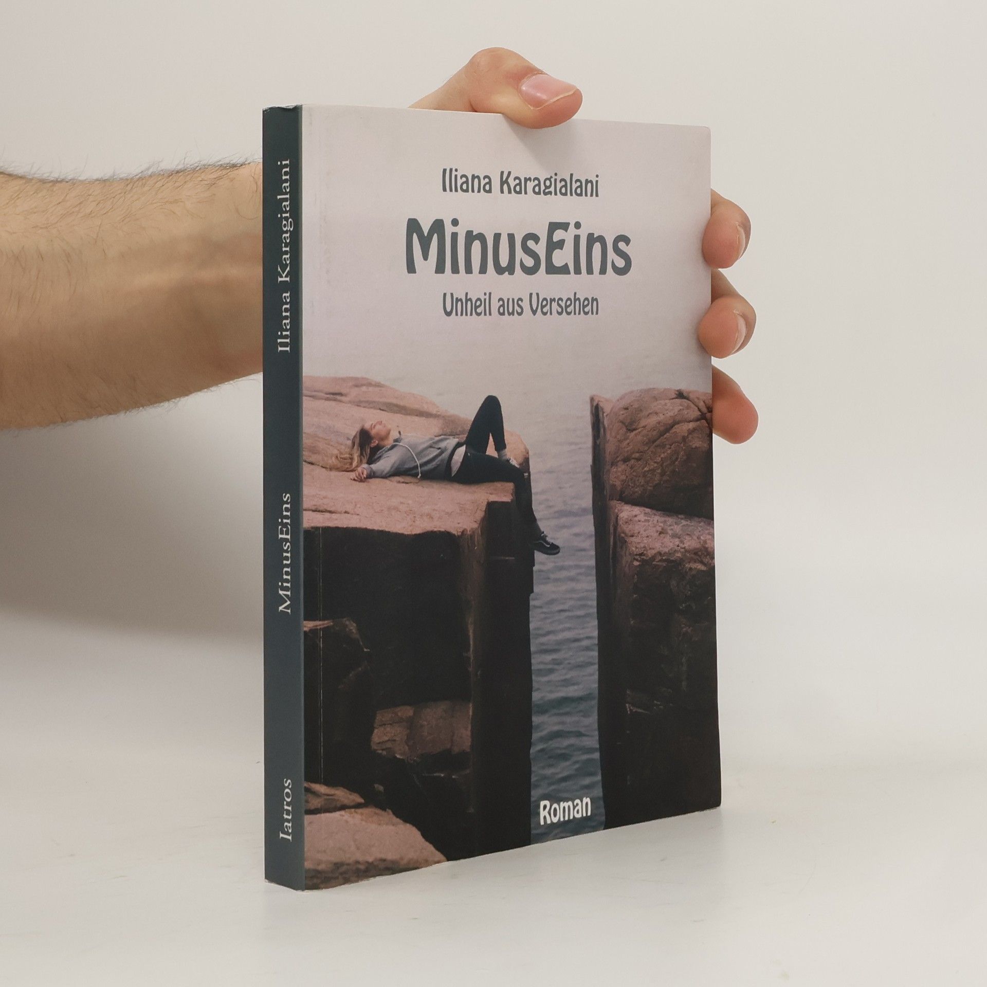 Iliana Karagialani MinusEins