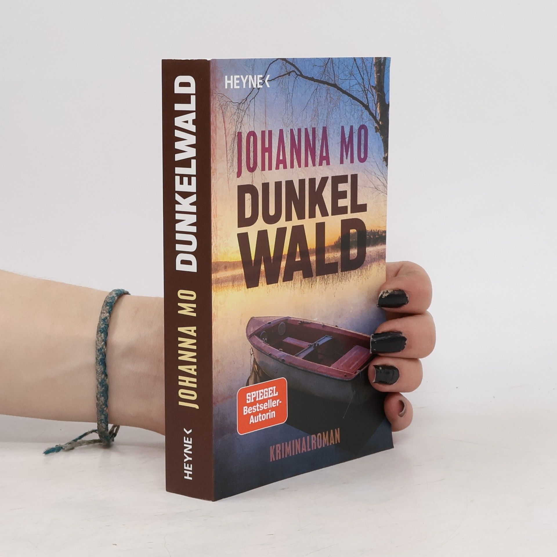 Johanna Mo Dunkelwald
