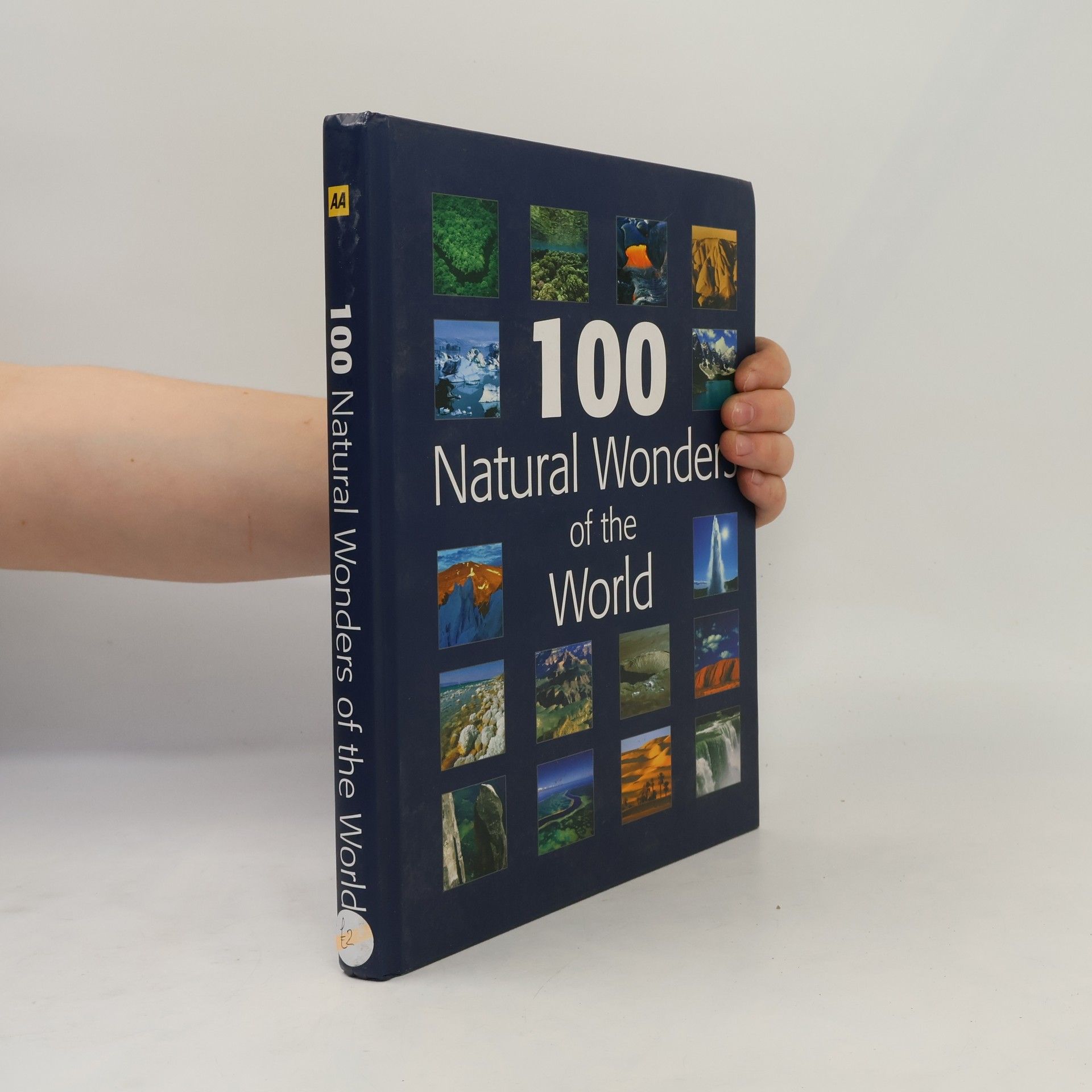 Nishāt̤ Fāt̤imah AA Illustrated Reference: 100 Natural Wonders of the World