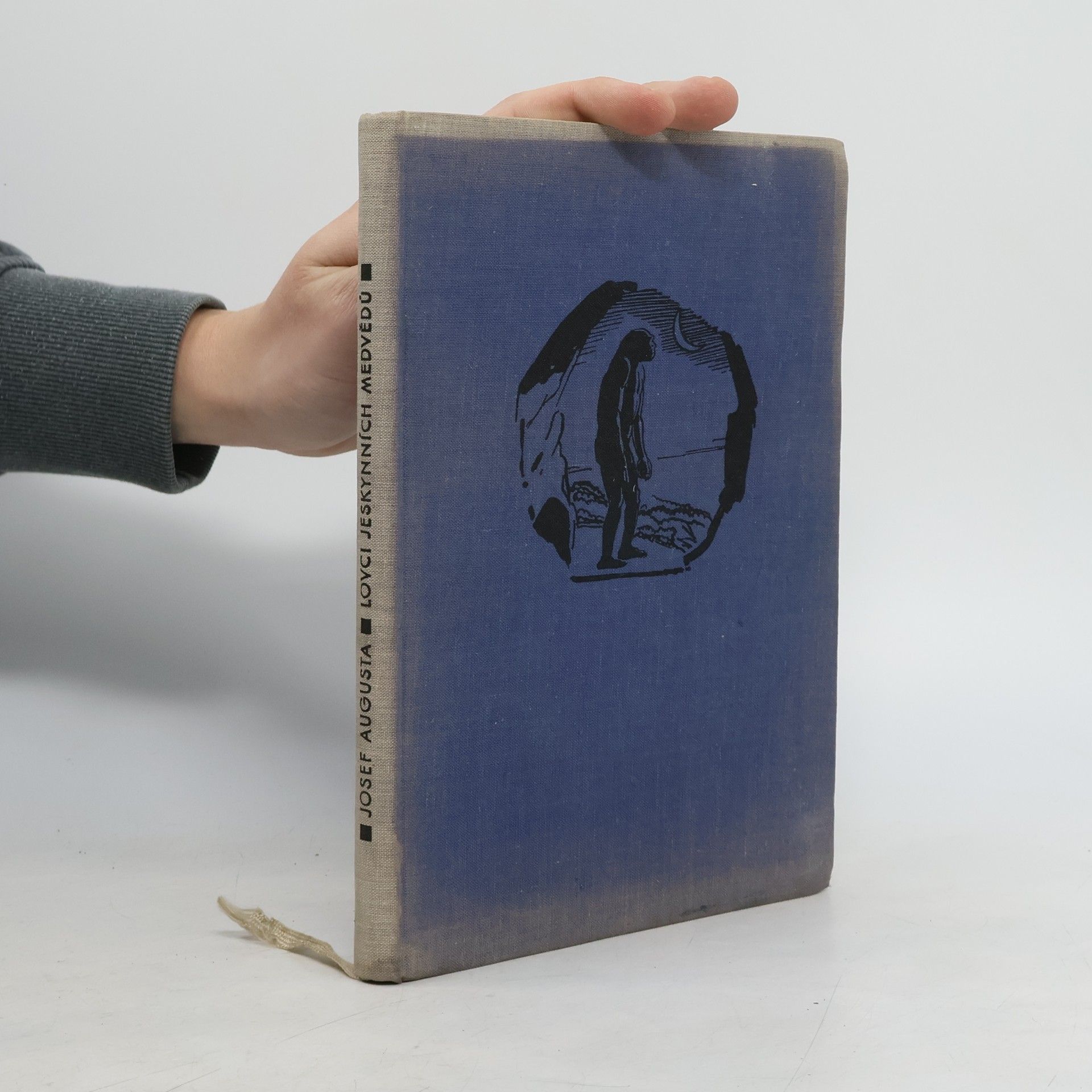 Josef Augusta Lovci jeskynních medvědů