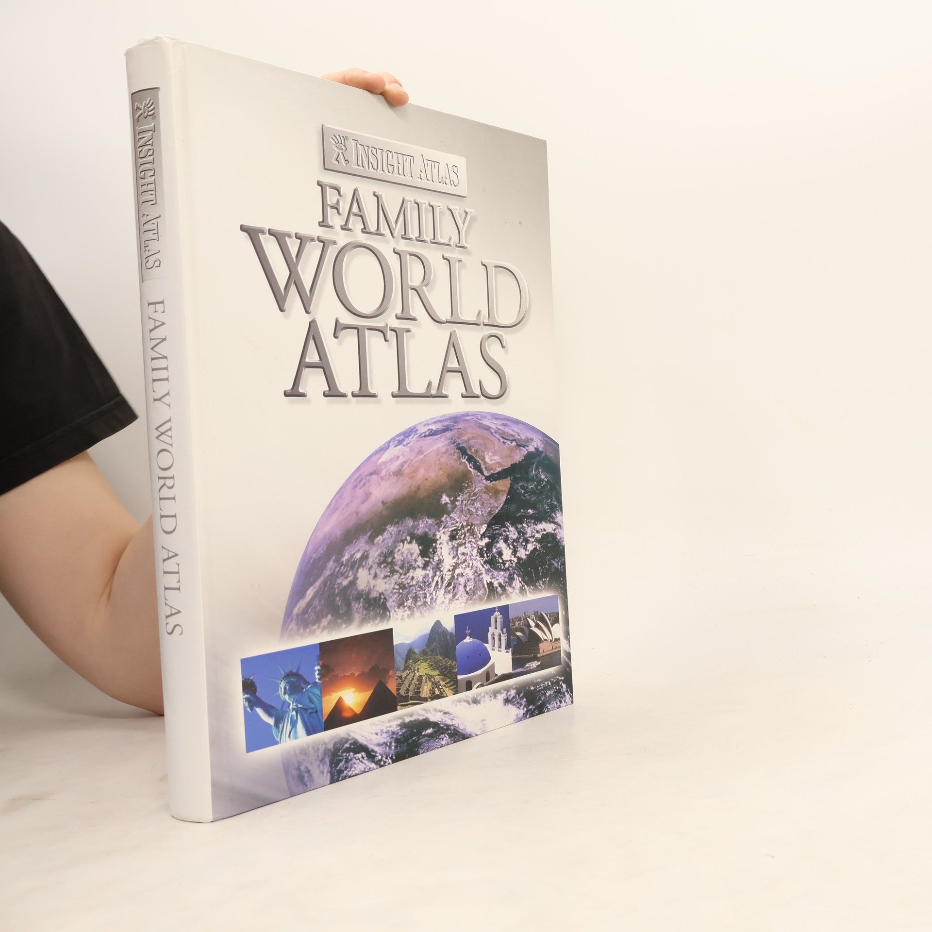 Kolektív autorov Family world atlas