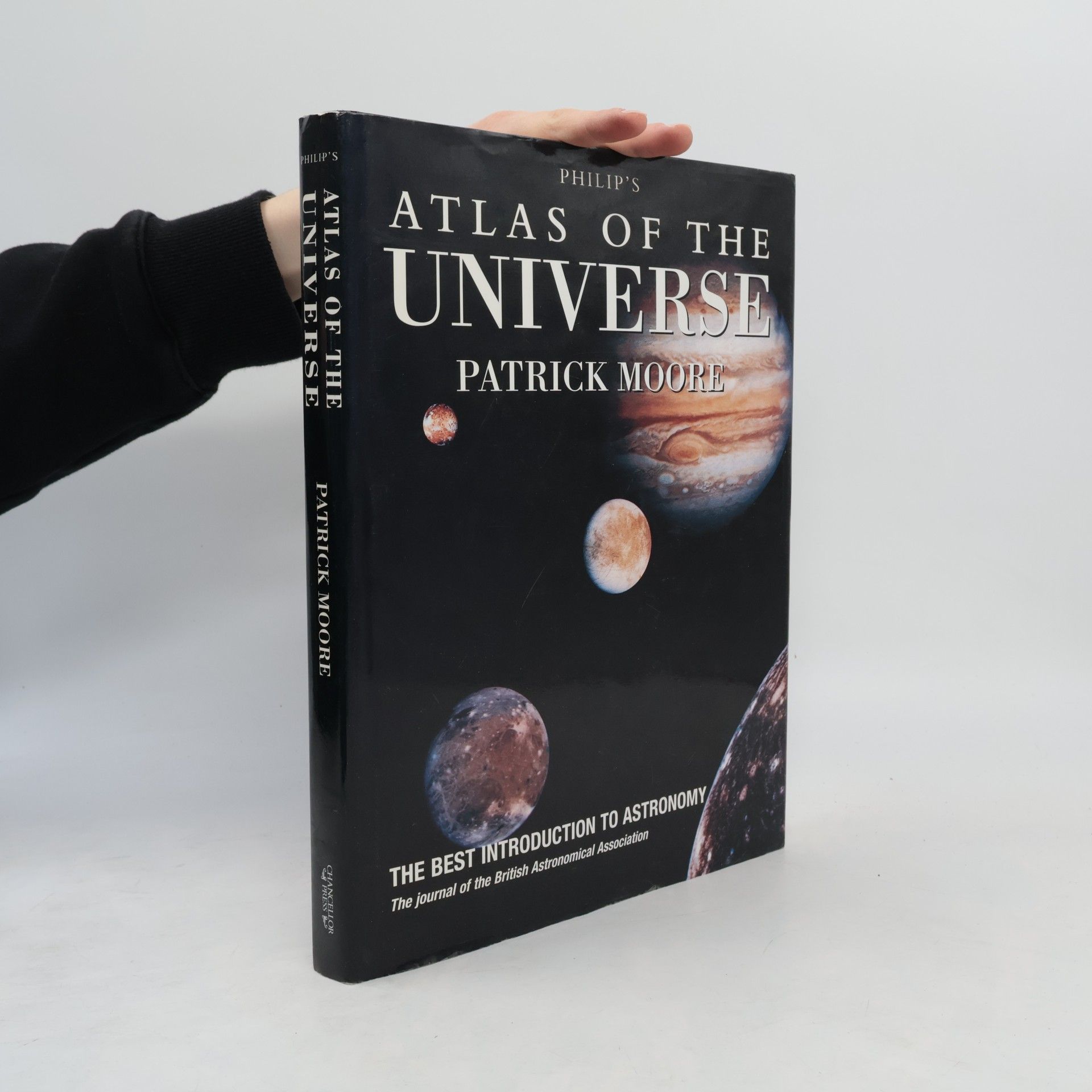 Patrick Moore Atlas of the Universe