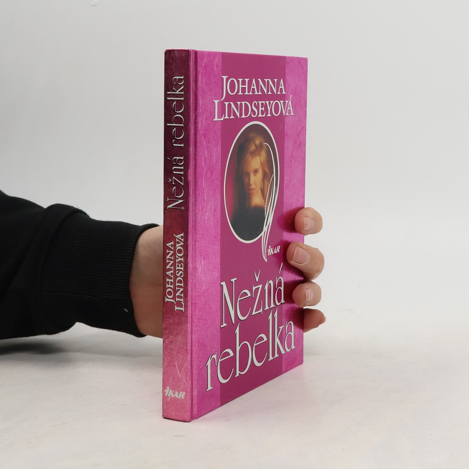 Johanna Lindsey Nežná rebelka