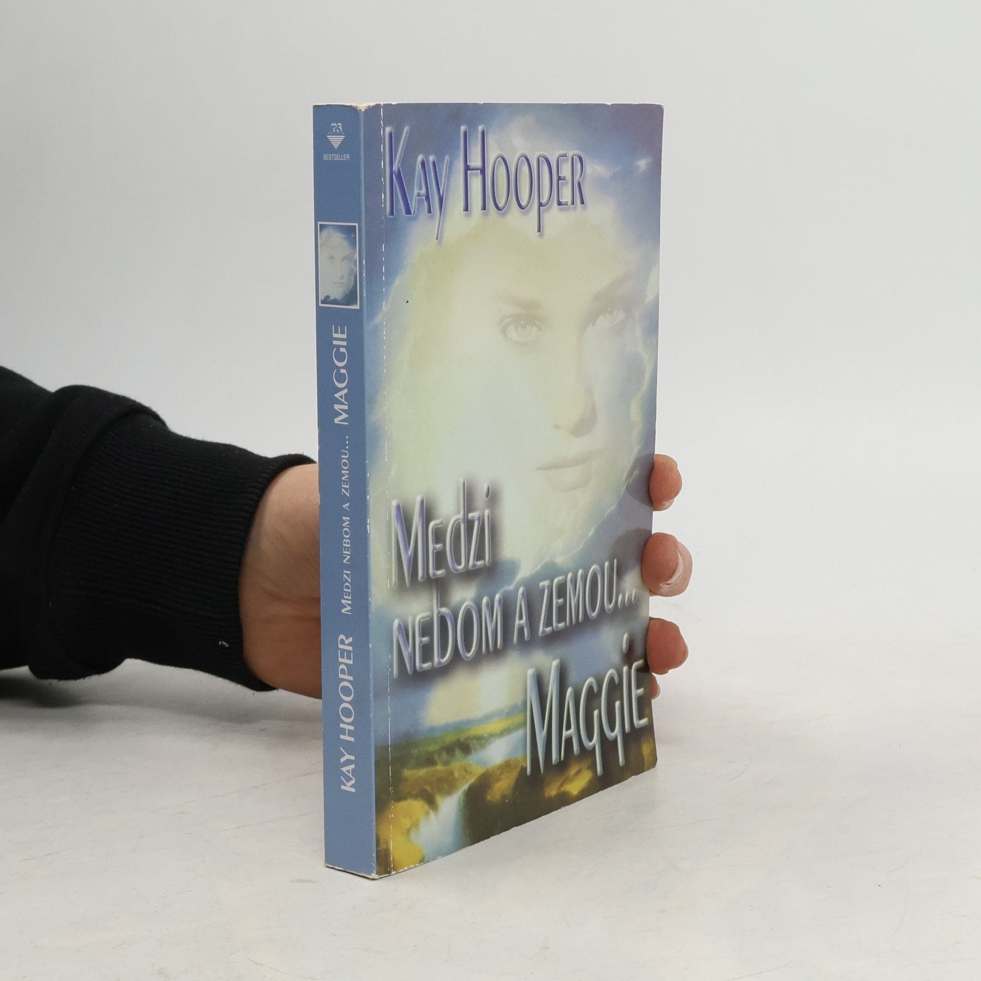 Kay Hooper Medzi nebom a zemou...Maggie