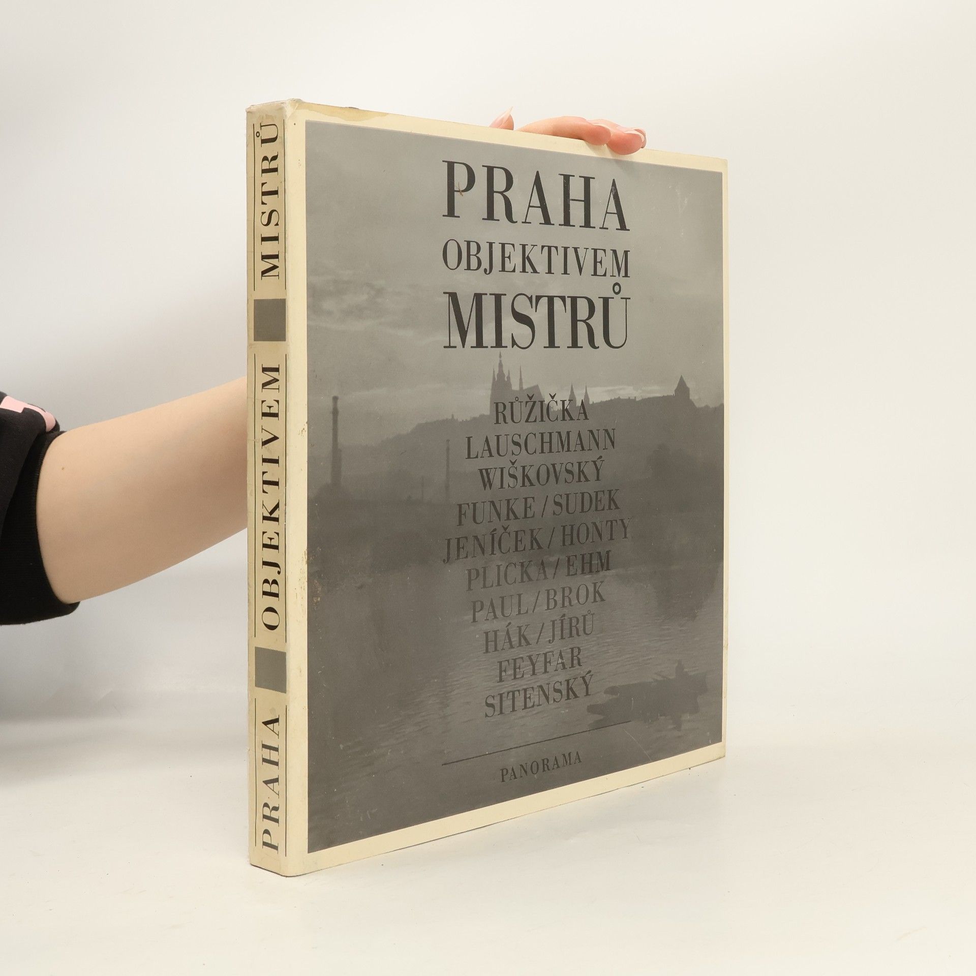 AA.VV. Praha objektivem mistrů