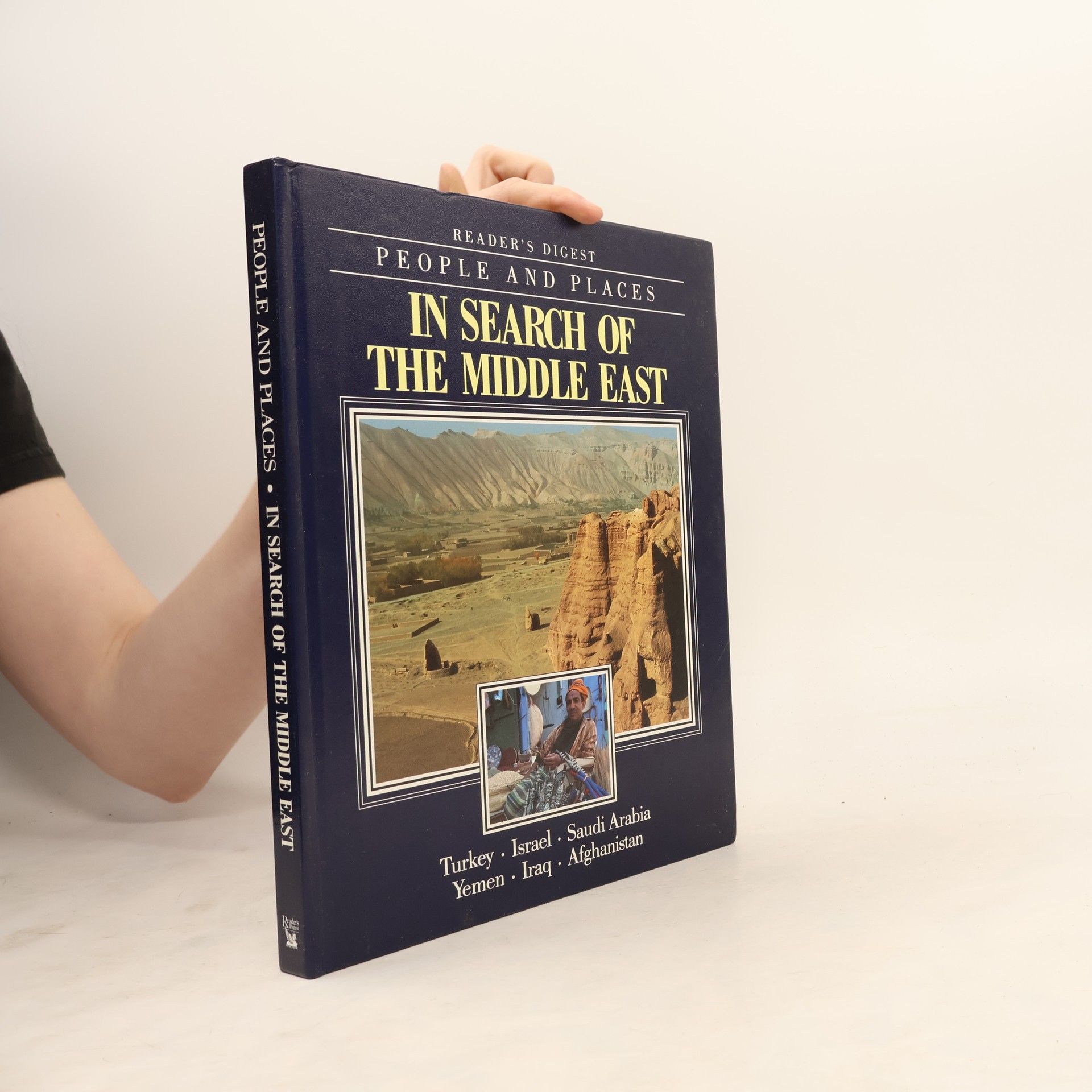 Autores varios In Search of the Middle East