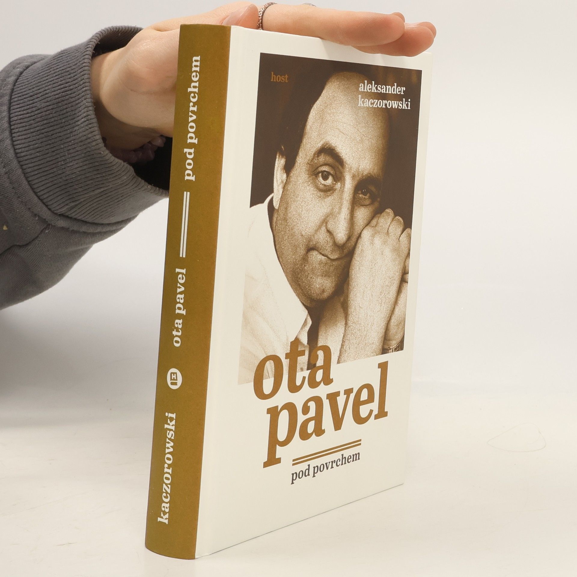 Ota Pavel. Pod povrchem