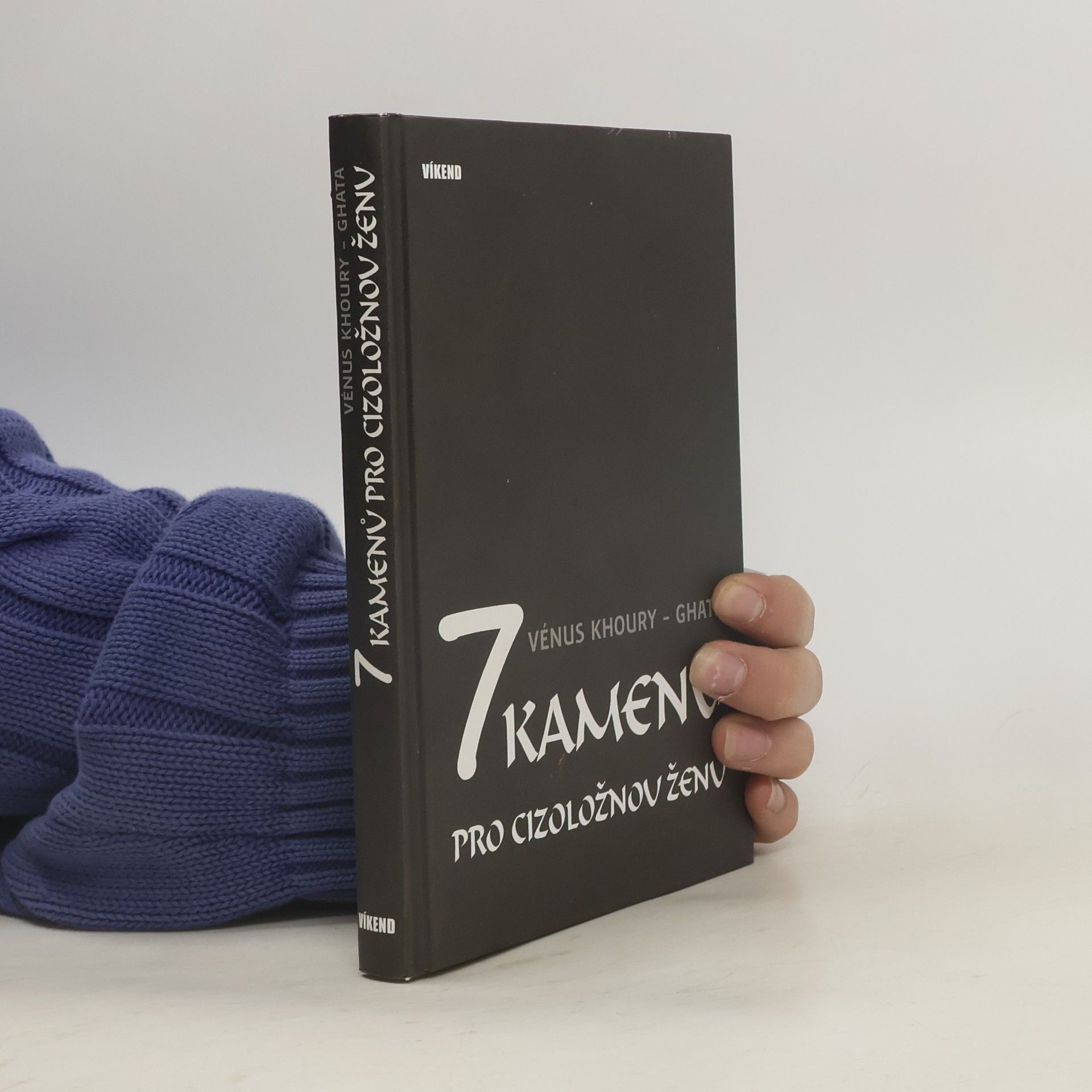 Vénus KhouryGhata 7 kamenů pro cizoložnou ženu