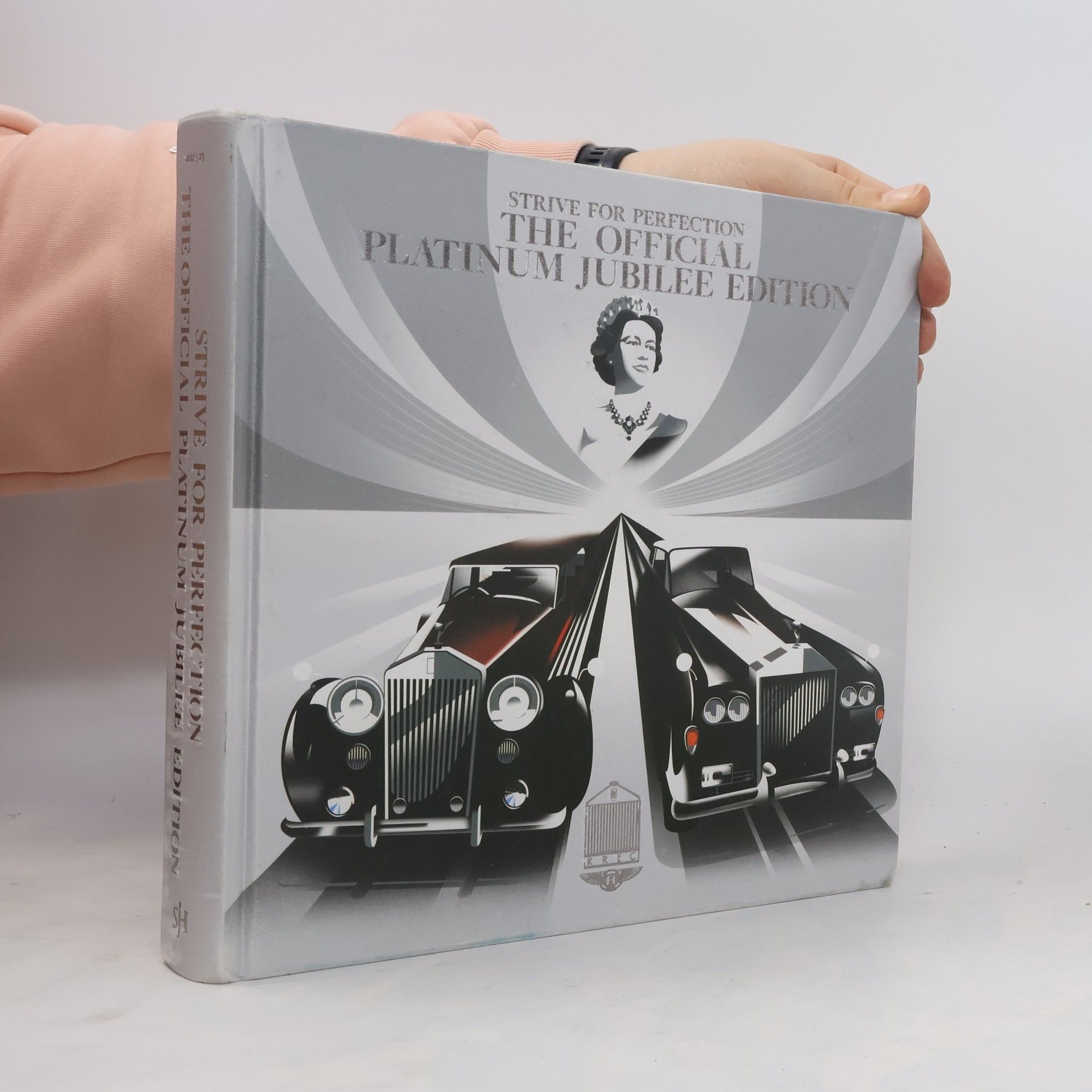 Rolls Royce Strive for Perfection Platinum Jubilee Edition 2022