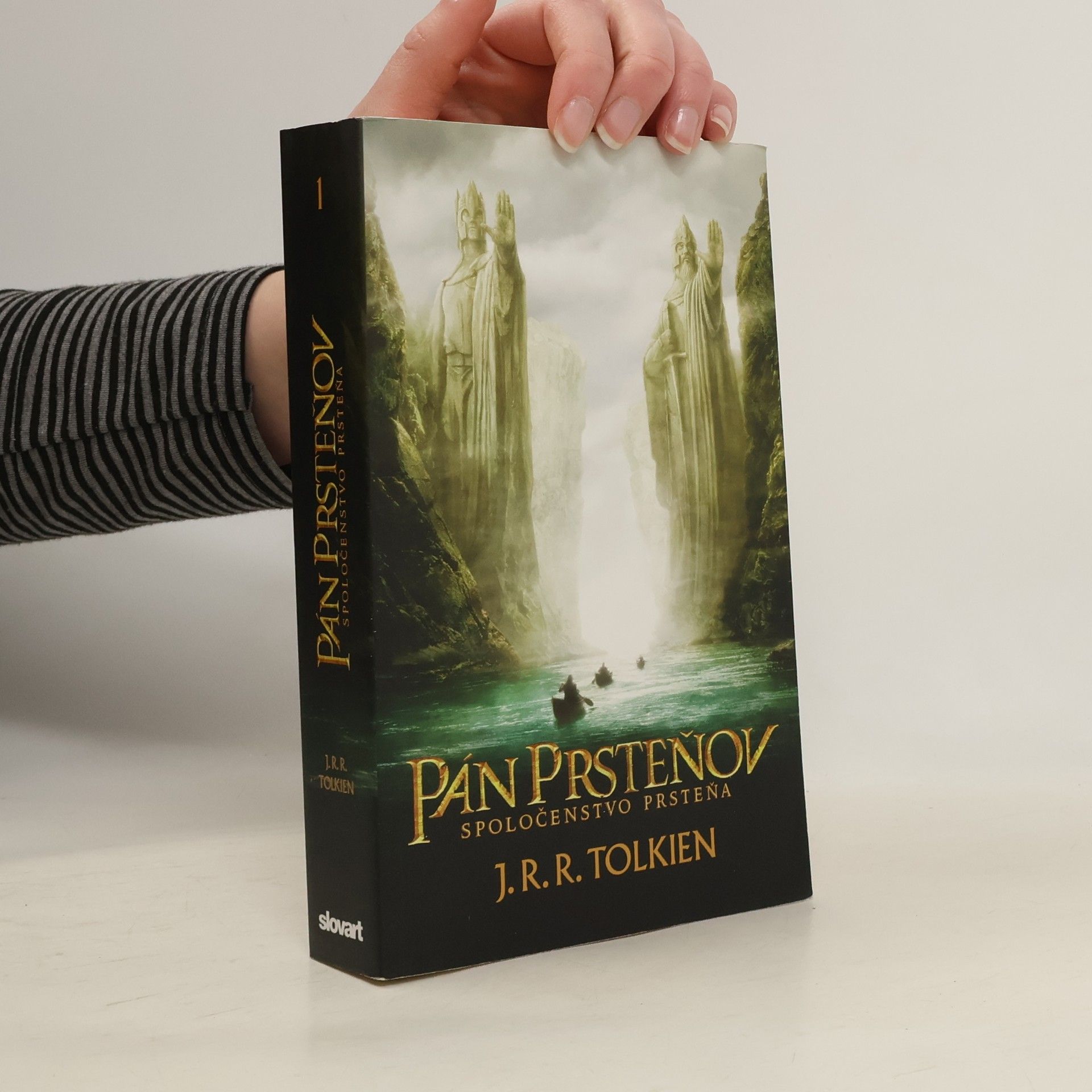 J. R. R. Tolkien Pán prsteňov 1. Spoločenstvo prsteňa