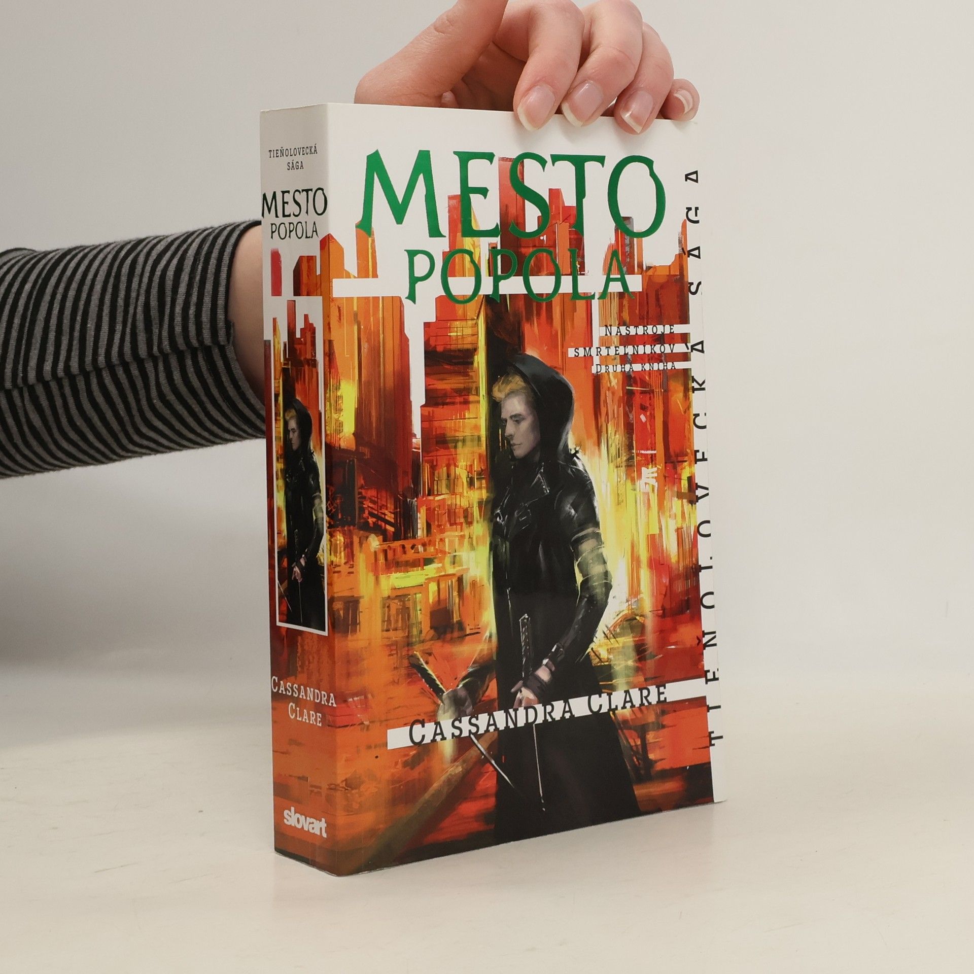 Cassandra Clare Mesto popola