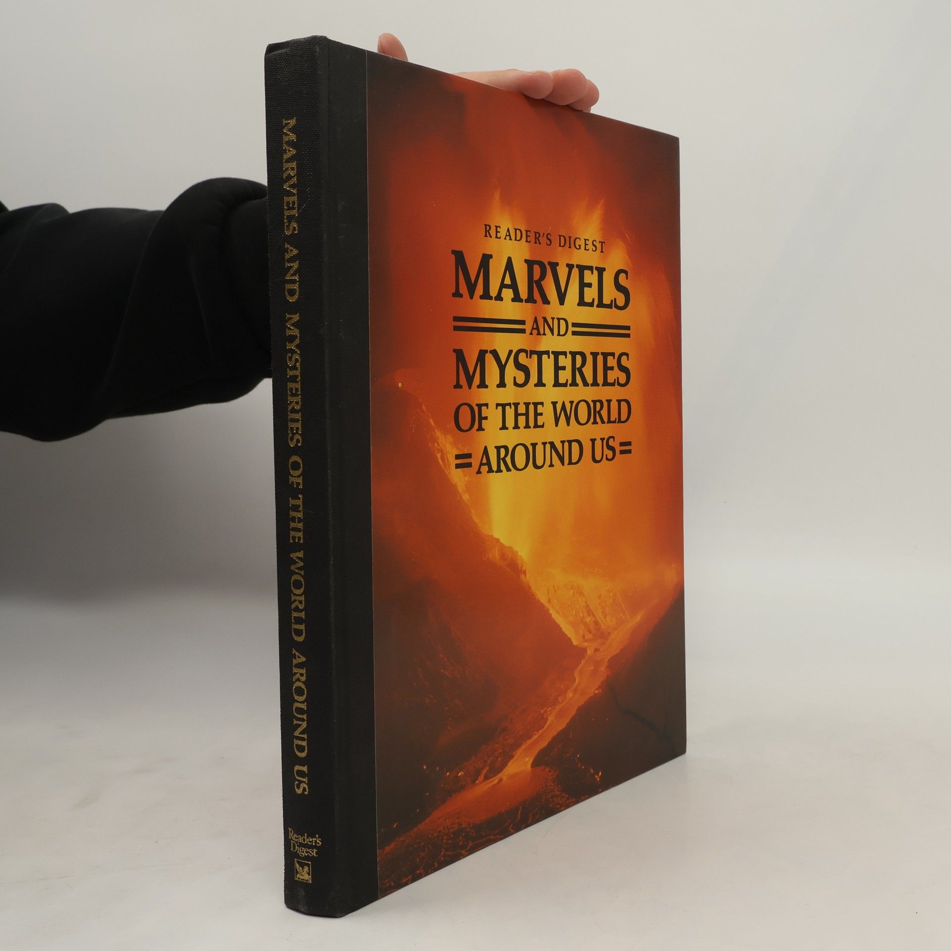 Auteurscollectief Marvels and Mysteries of the World Around Us