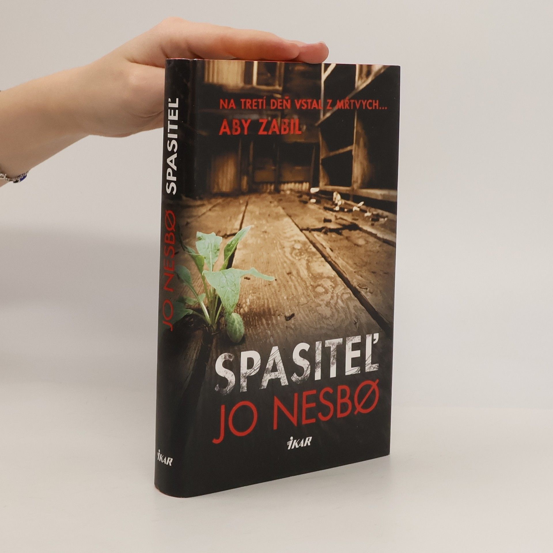 Jo Nesbø Spasitel'