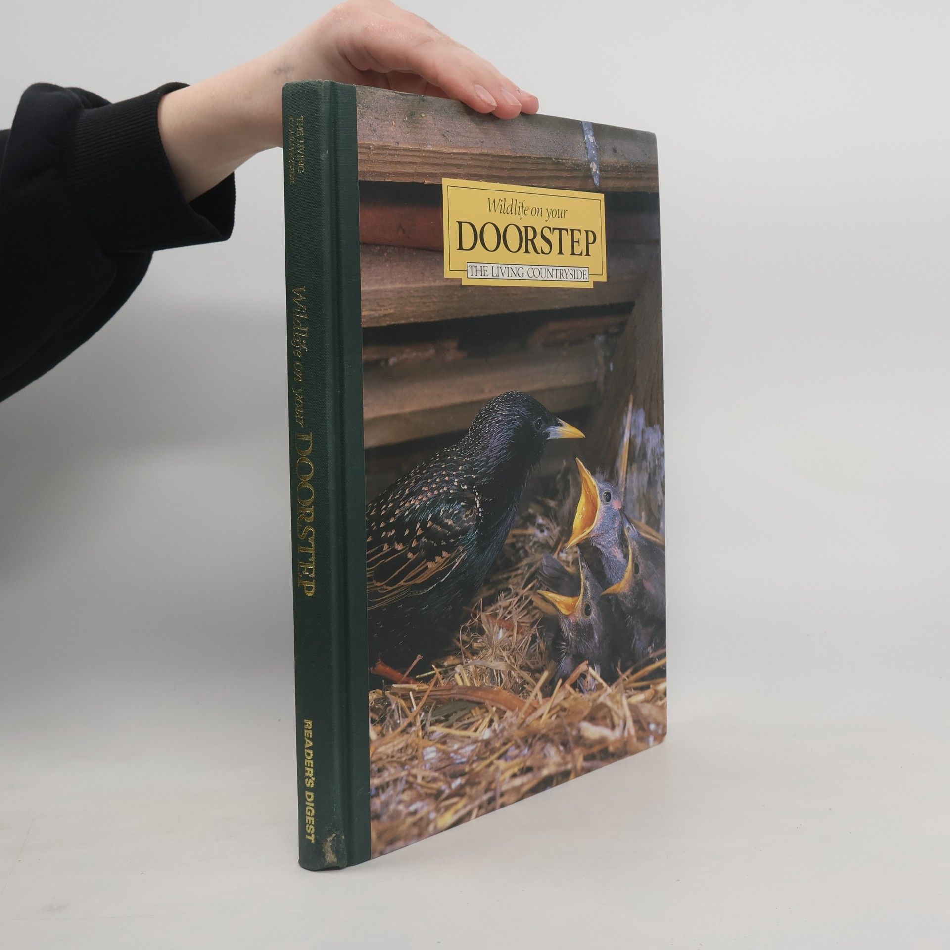 AA.VV. Wildlife on Your Doorstep