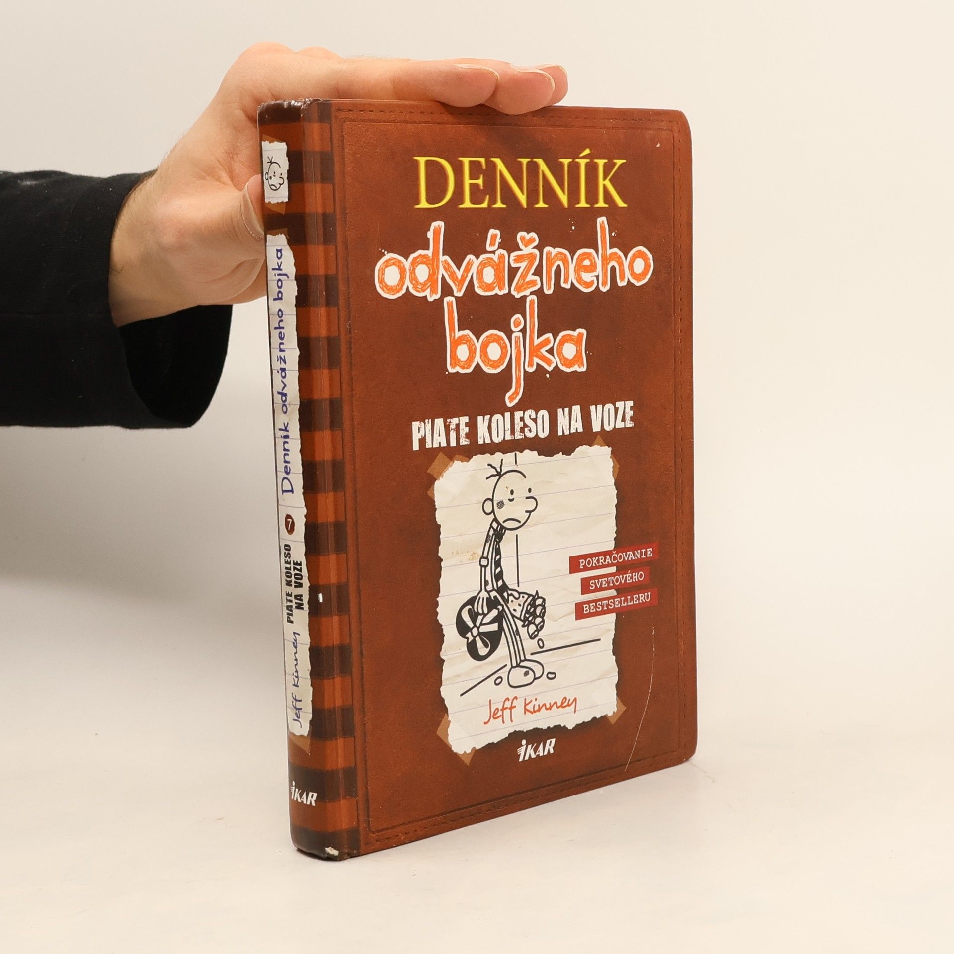 Jeff Kinney Denník odvážneho bojka 7. Piate koleso na voze