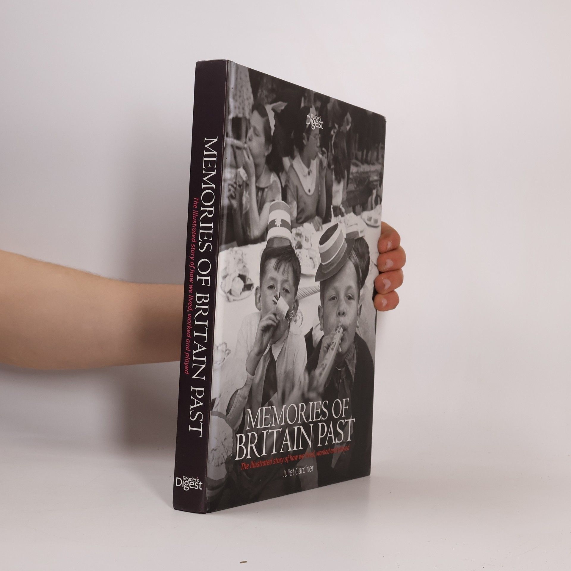 Juliet Gardiner Memories of Britain Past