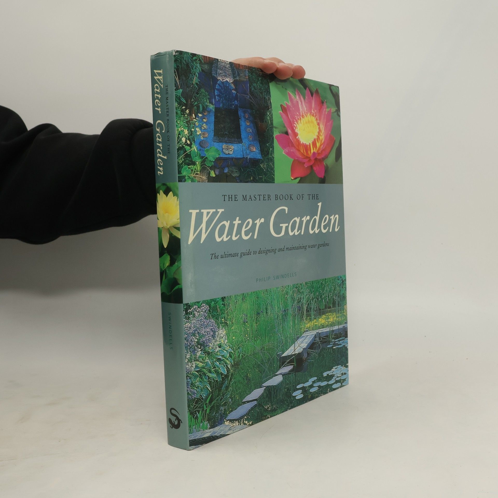 Philip Swindells The Master Book of the Water Garden
