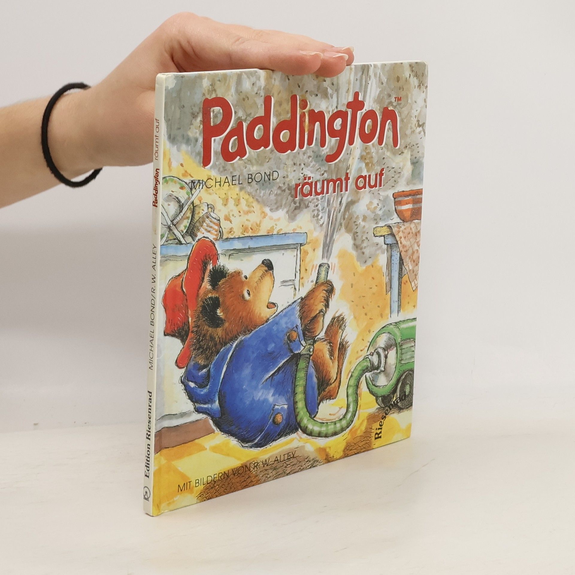 Paddington räumt auf