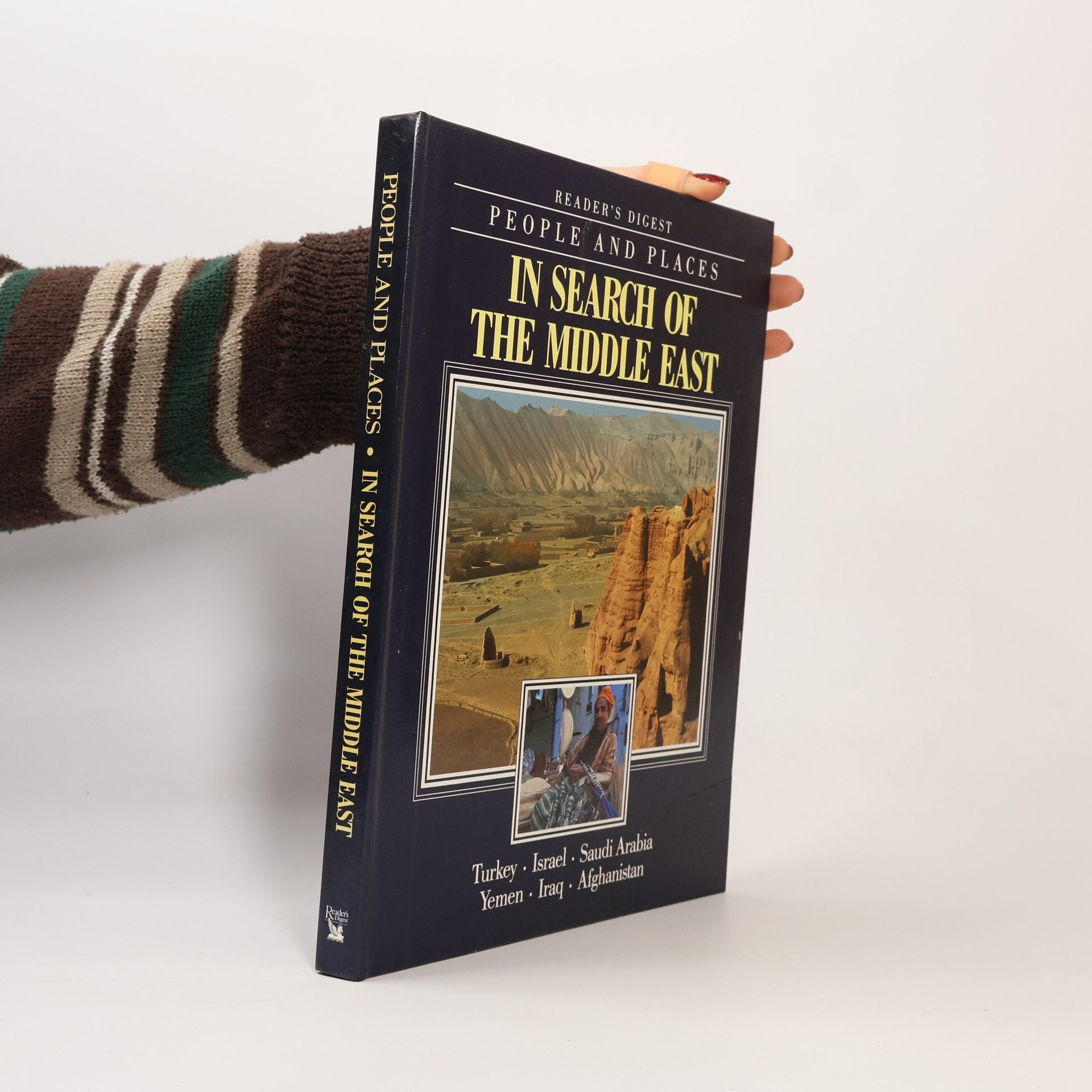 Autores varios In Search of the Middle East