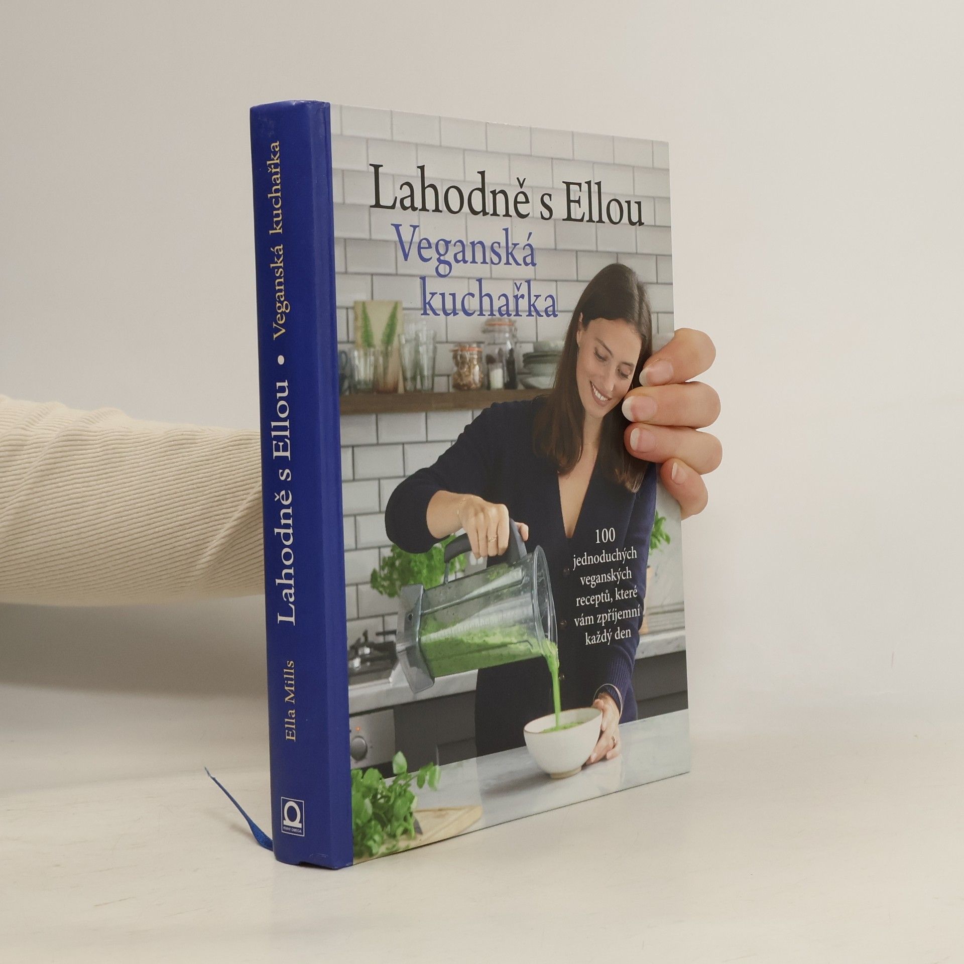 Ella Woodward Lahodně s Ellou. Veganská kuchařka