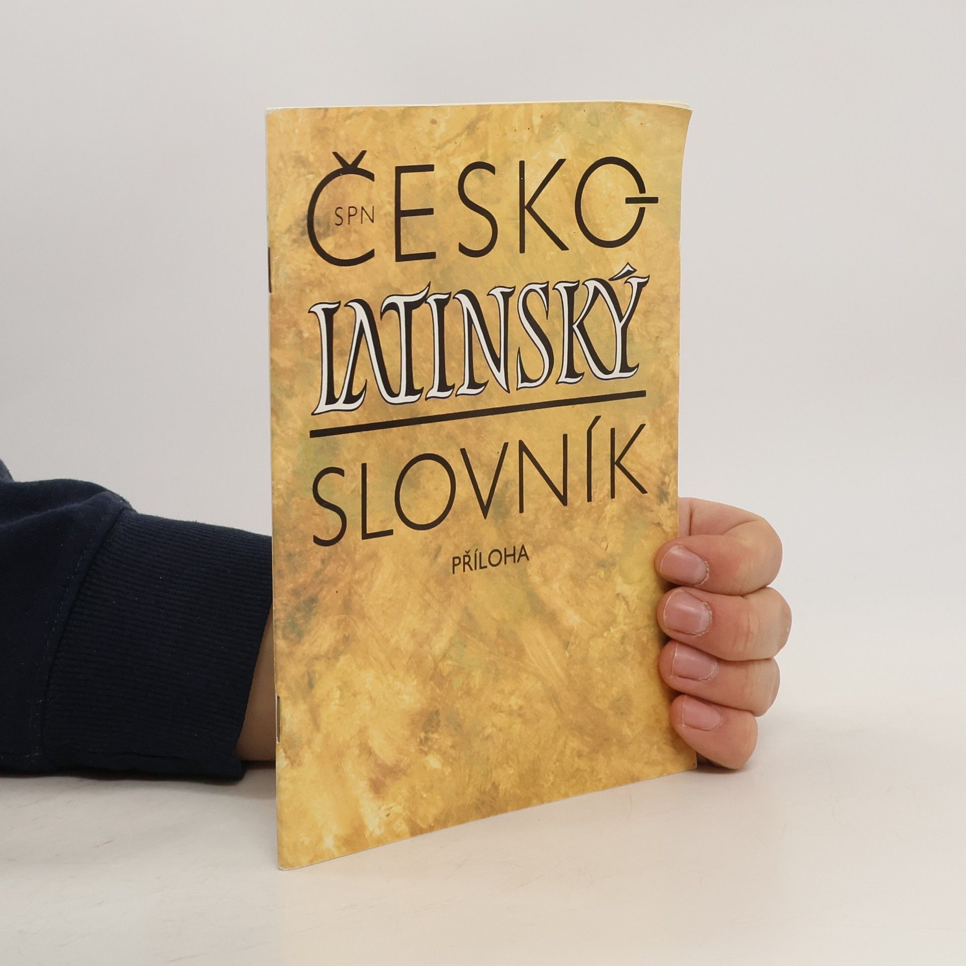 Česko-latinský slovník starověké a současné latiny