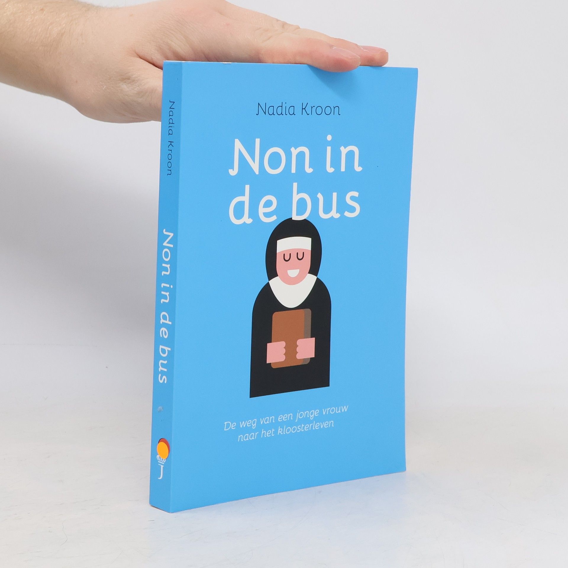 Nadia Kroon Non in de bus