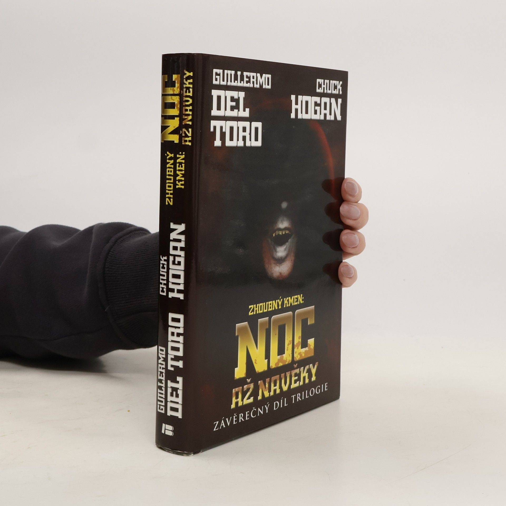 Guillermo del Toro Zhoubný kmen. Noc až navěky. Závěrečný díl trilogie