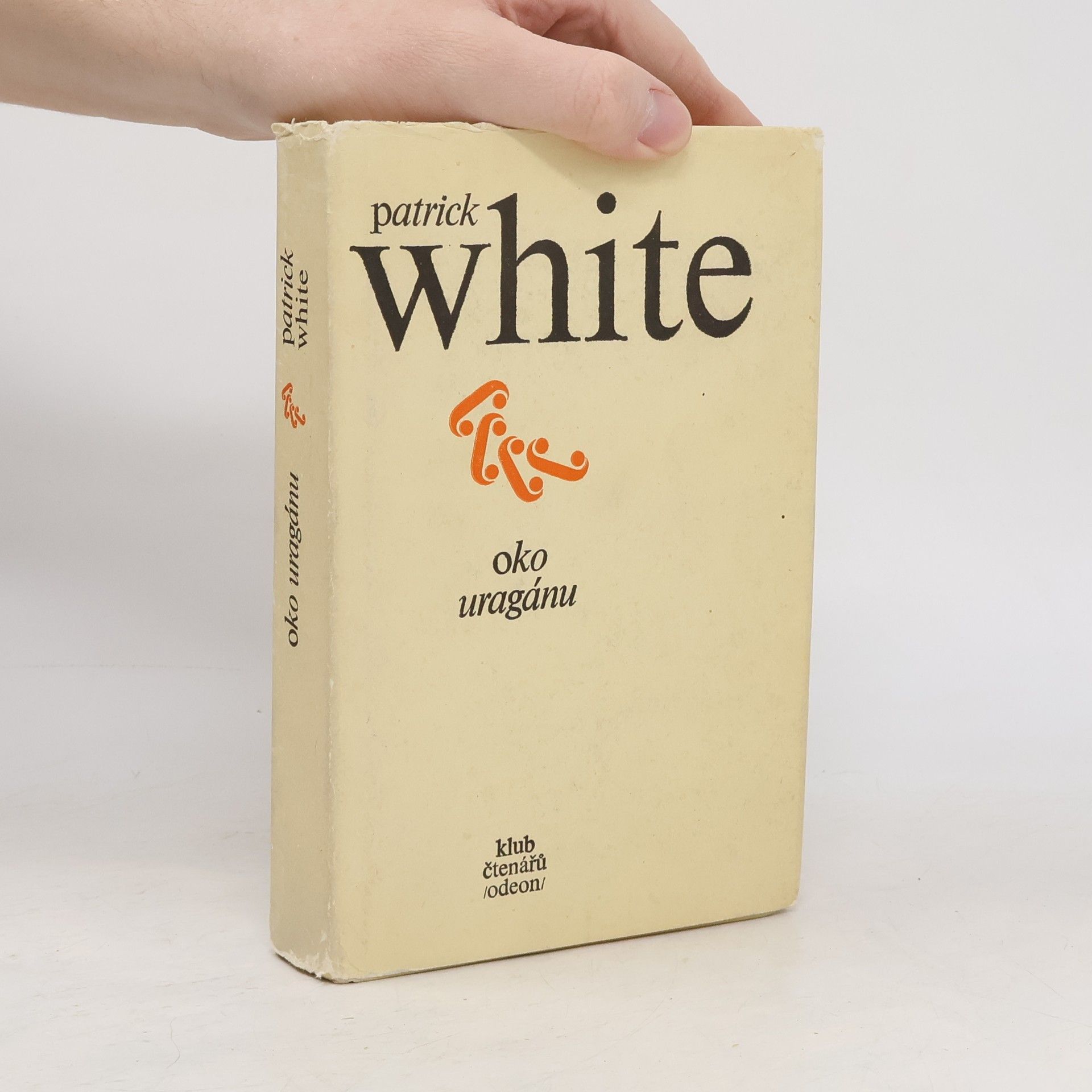 Patrick White Oko uragánu